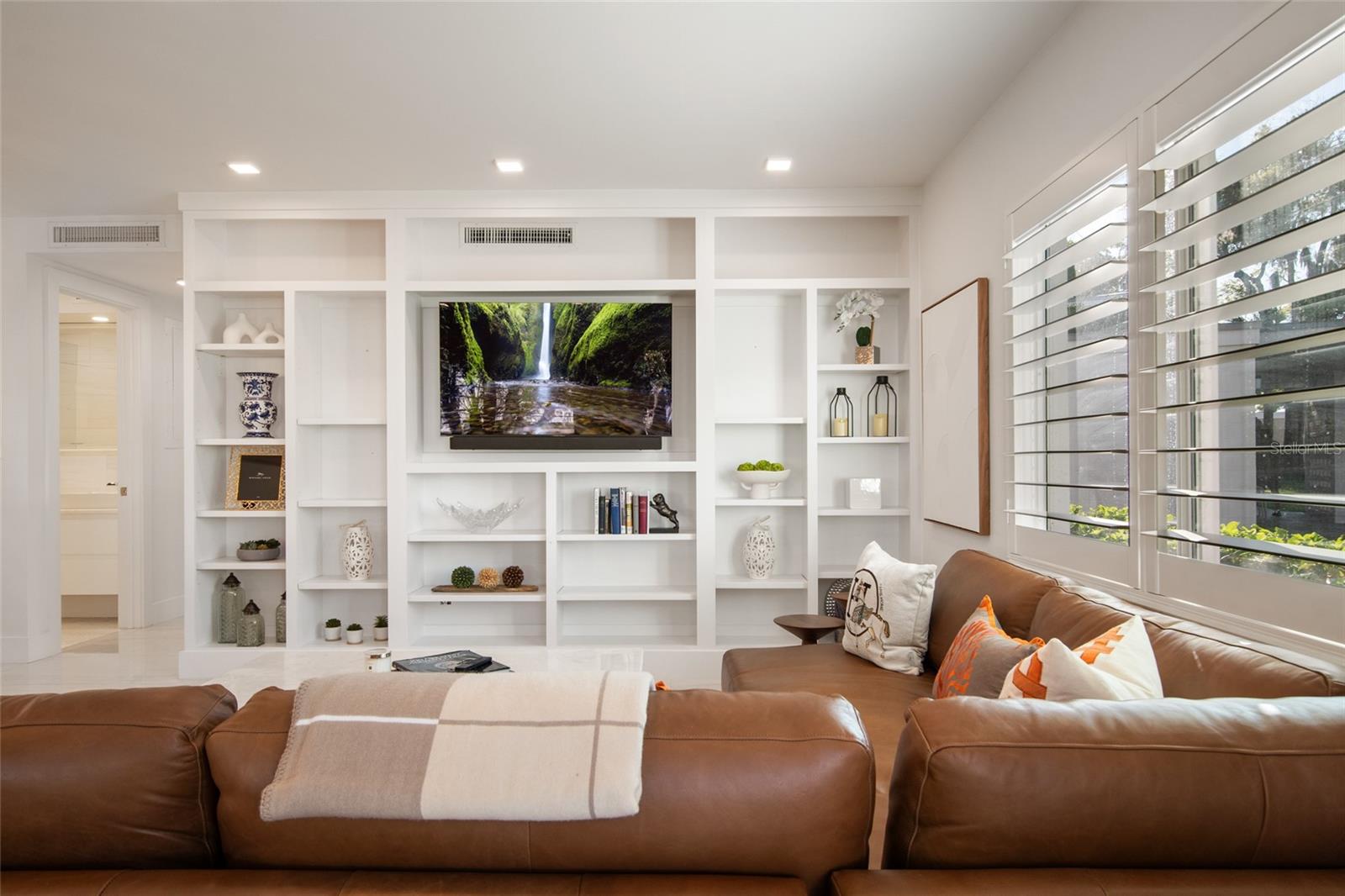 Image 10 of 64 For 1140 Orlando Avenue F8