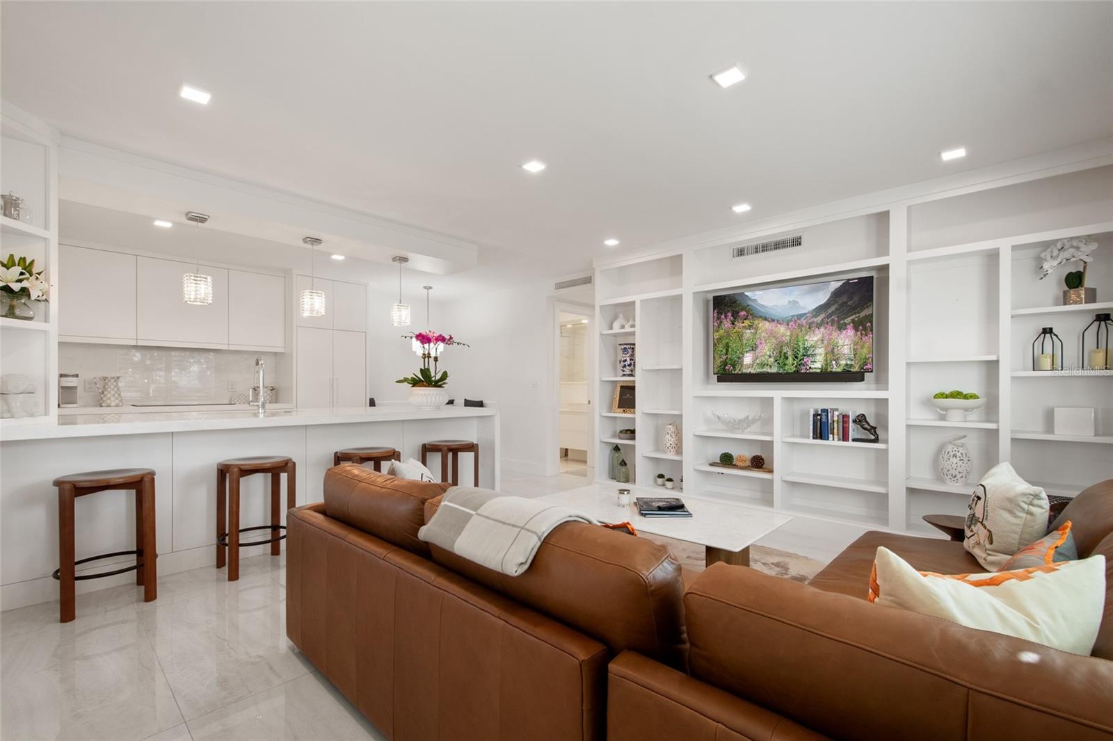 Image 11 of 64 For 1140 Orlando Avenue F8