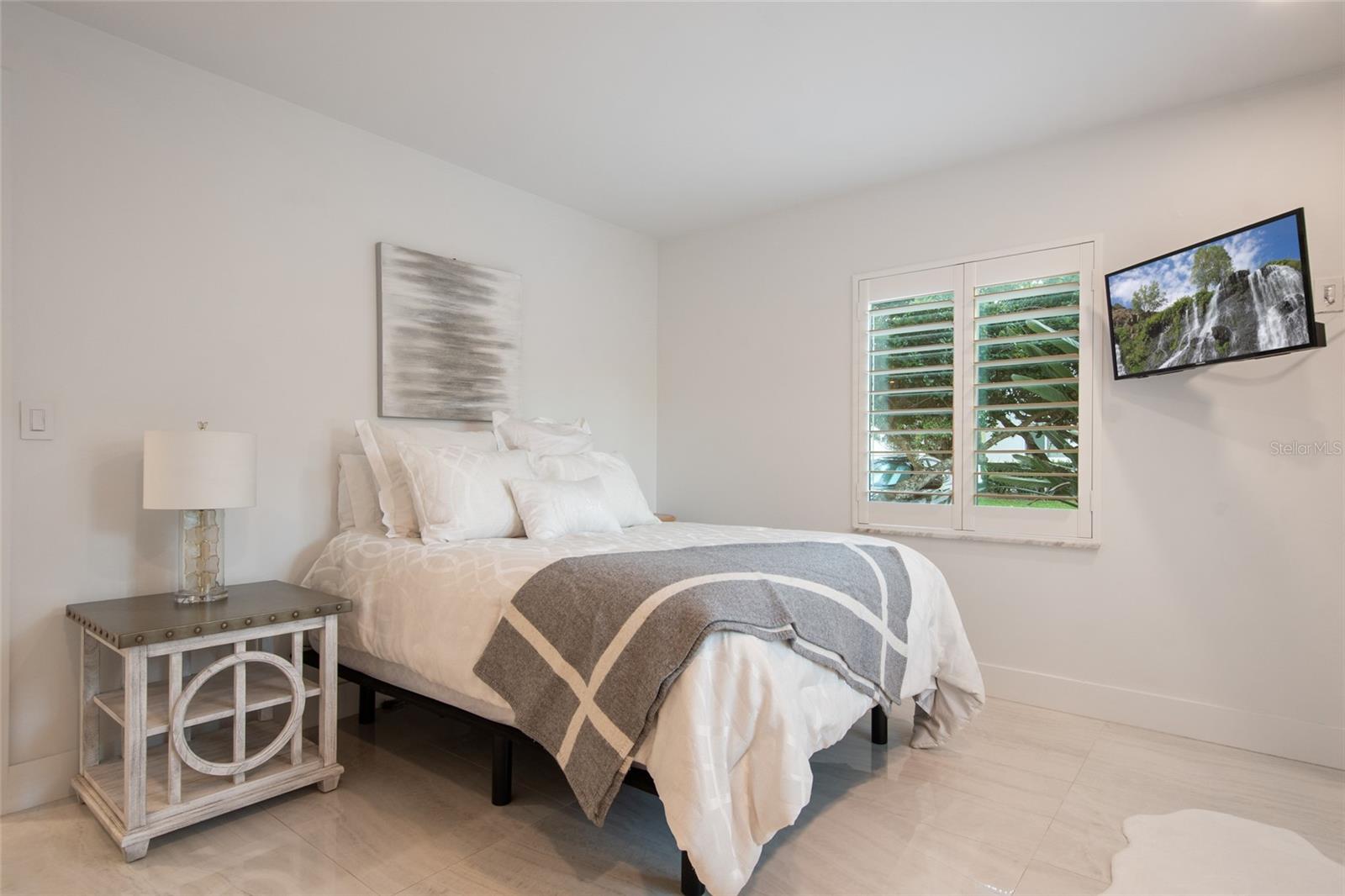 Image 31 of 64 For 1140 Orlando Avenue F8