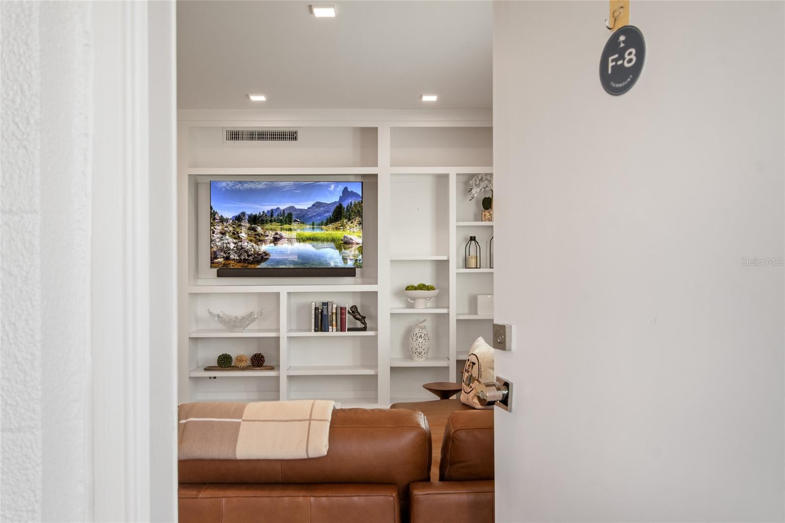 Image 9 of 64 For 1140 Orlando Avenue F8