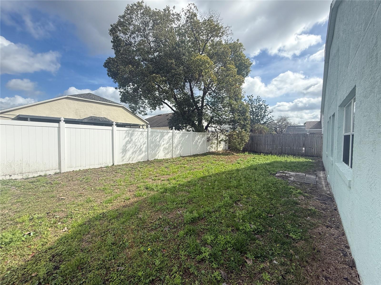 Image 21 of 22 For 2073 River Park Boulevard