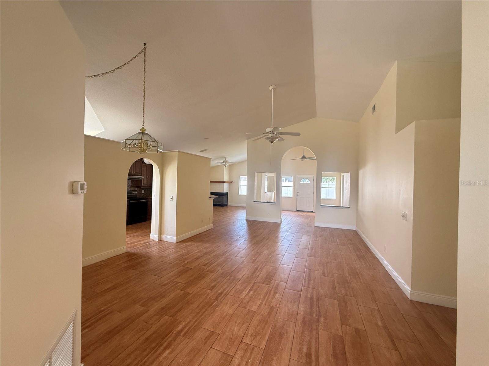 Image 4 of 22 For 2073 River Park Boulevard