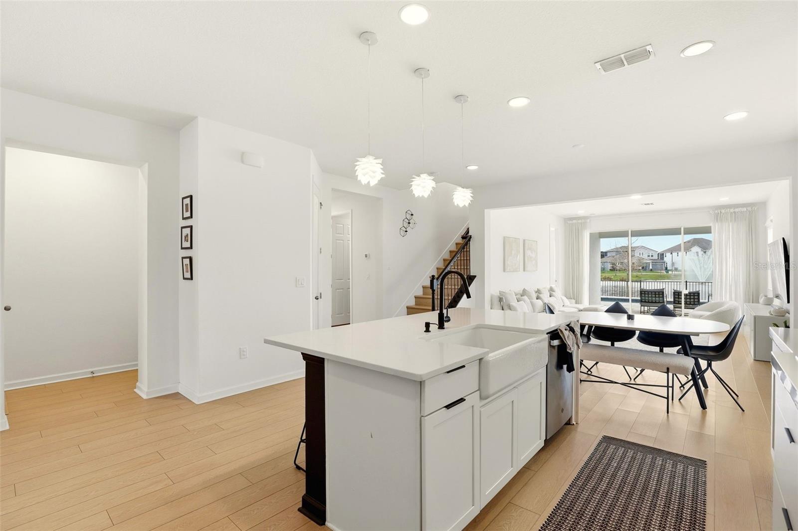 Listing photo id 9 for 14354 Wabasso Loop