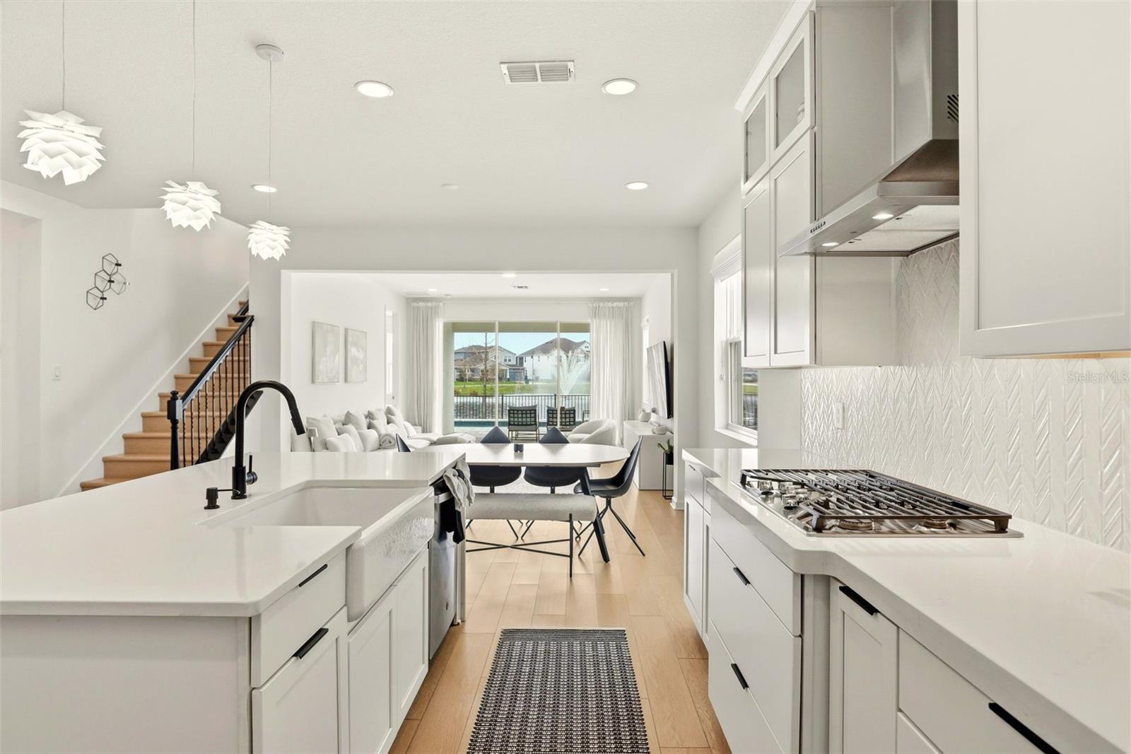 Listing photo id 10 for 14354 Wabasso Loop