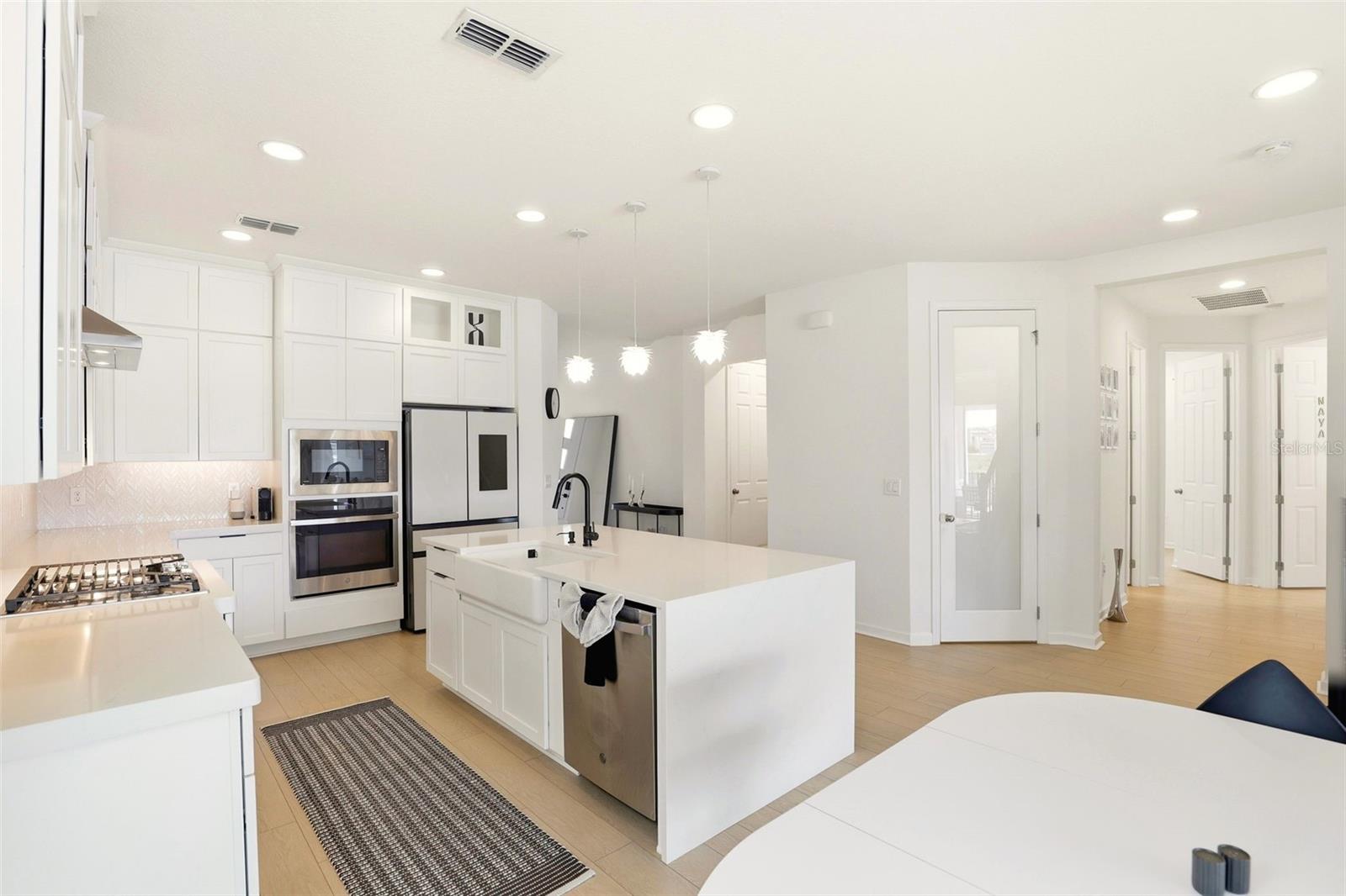 Listing photo id 12 for 14354 Wabasso Loop