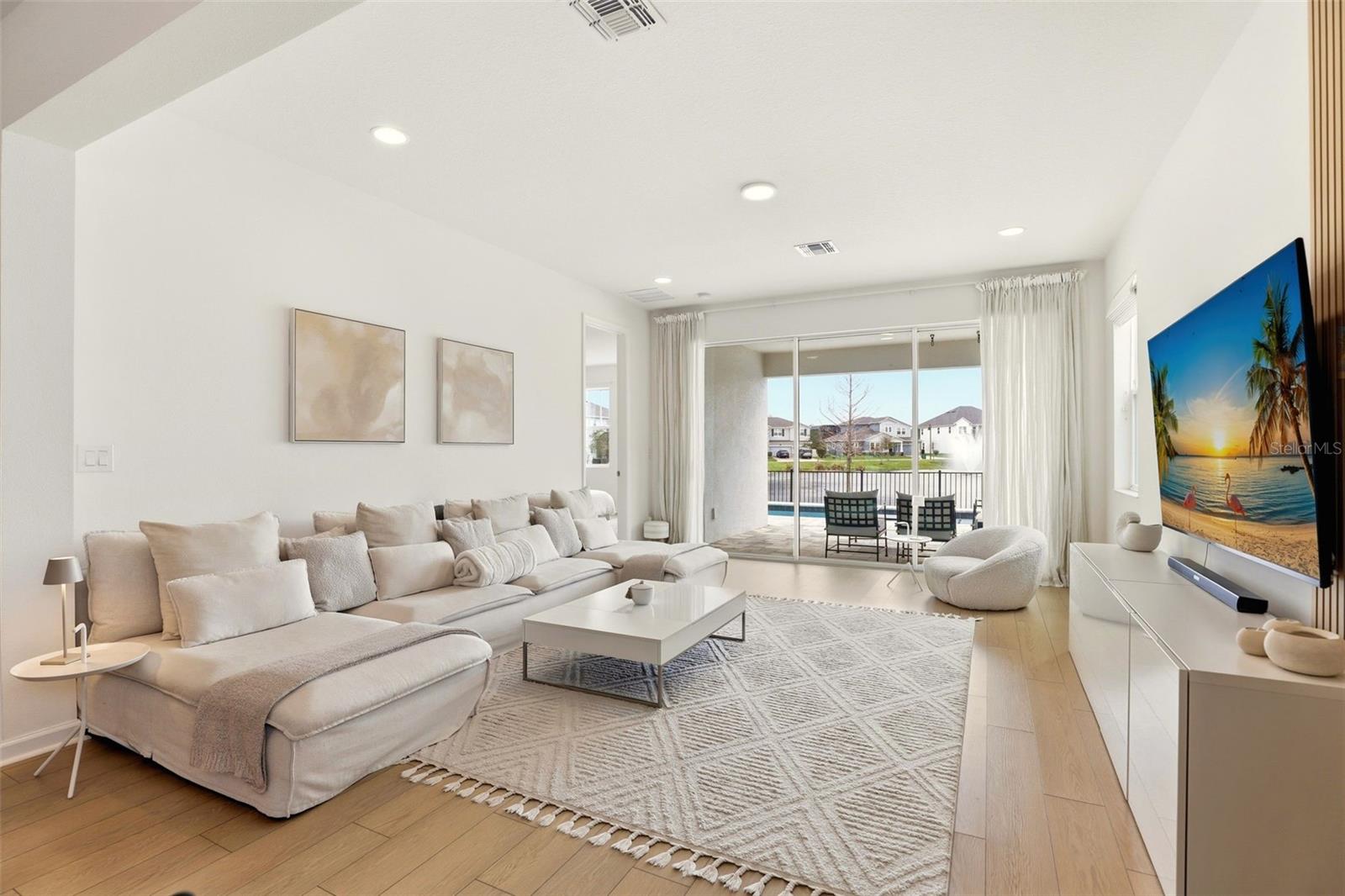 Listing photo id 17 for 14354 Wabasso Loop