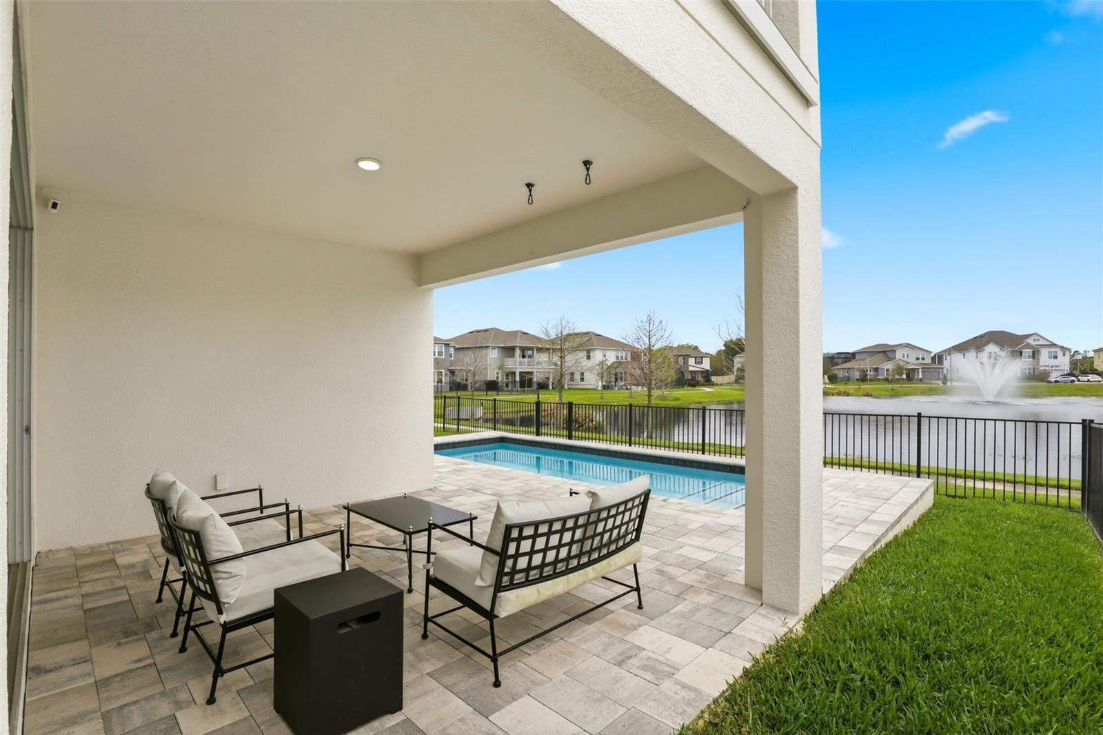 Listing photo id 32 for 14354 Wabasso Loop