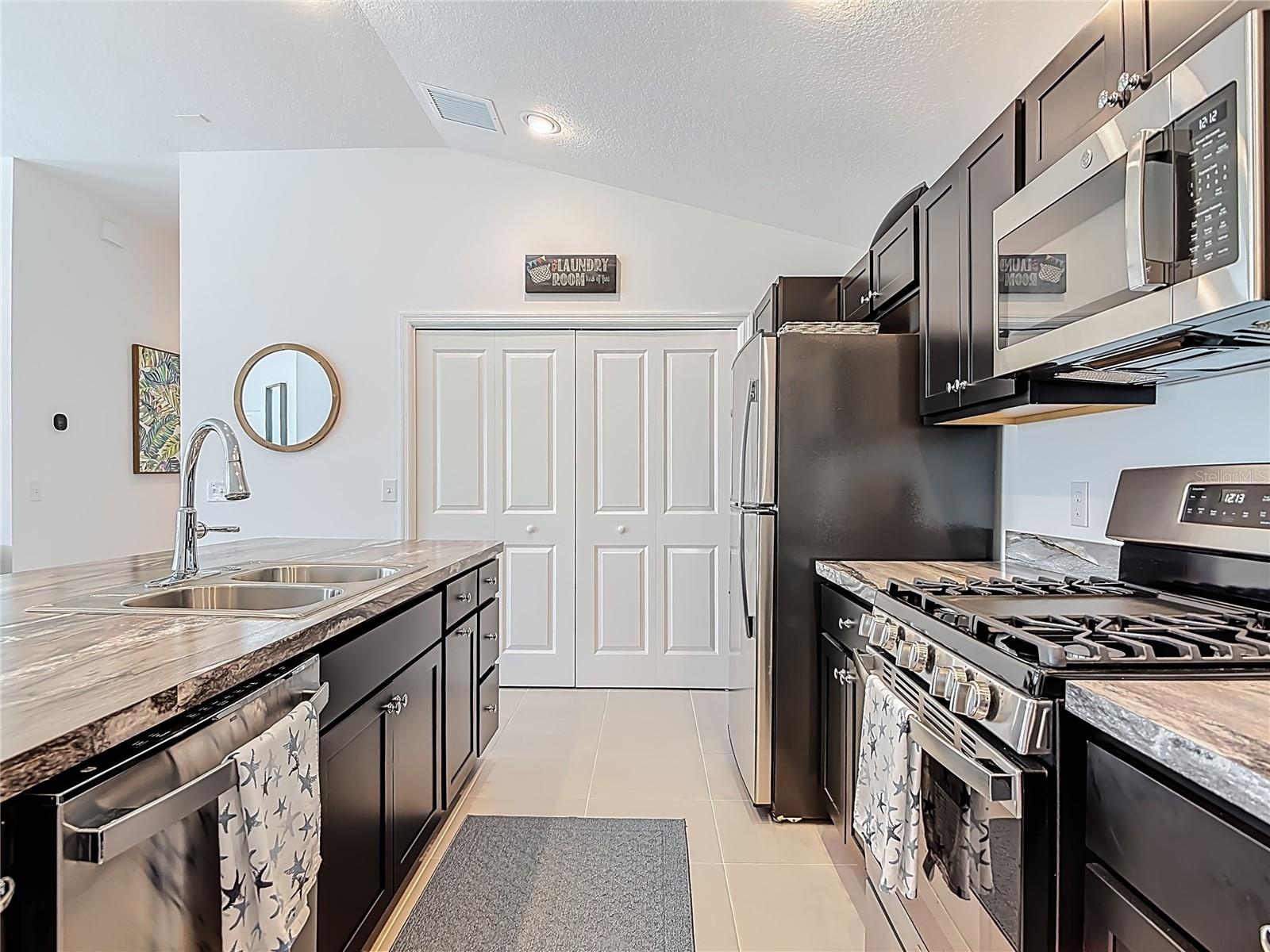 Image 10 of 54 For 3552 Grouby Road