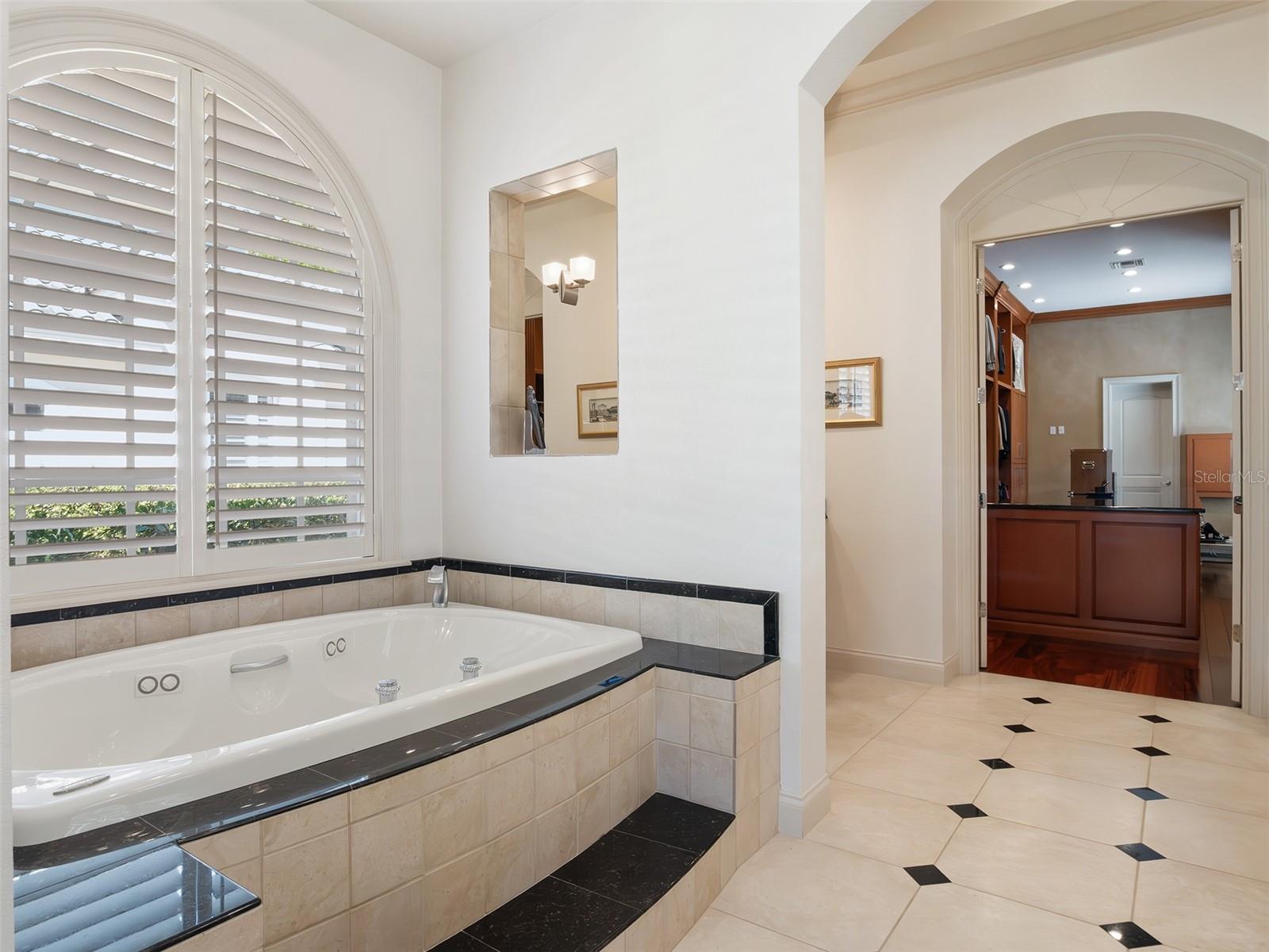 Image 26 of 57 For 5151 Latrobe Dr