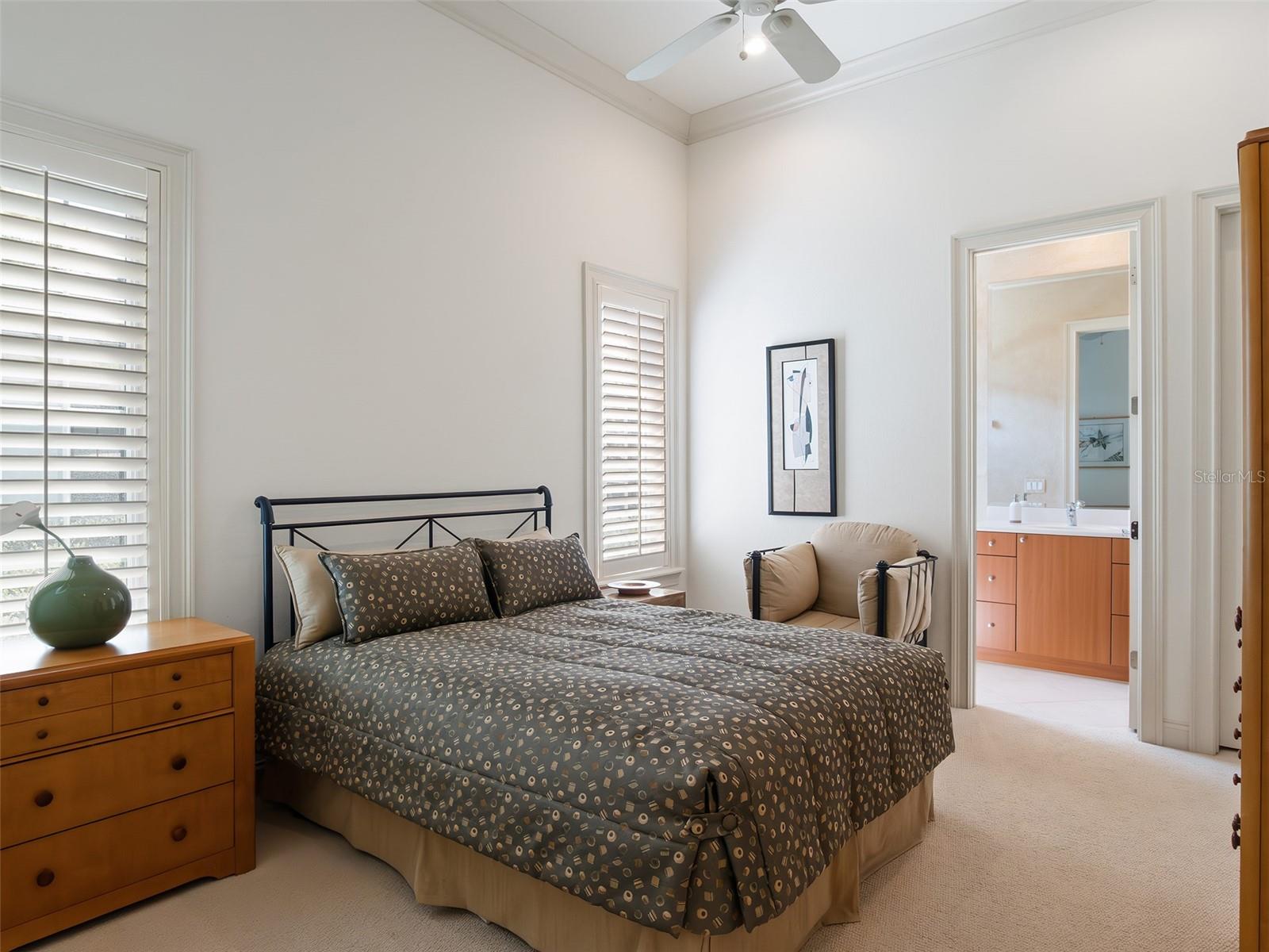 Image 33 of 57 For 5151 Latrobe Dr