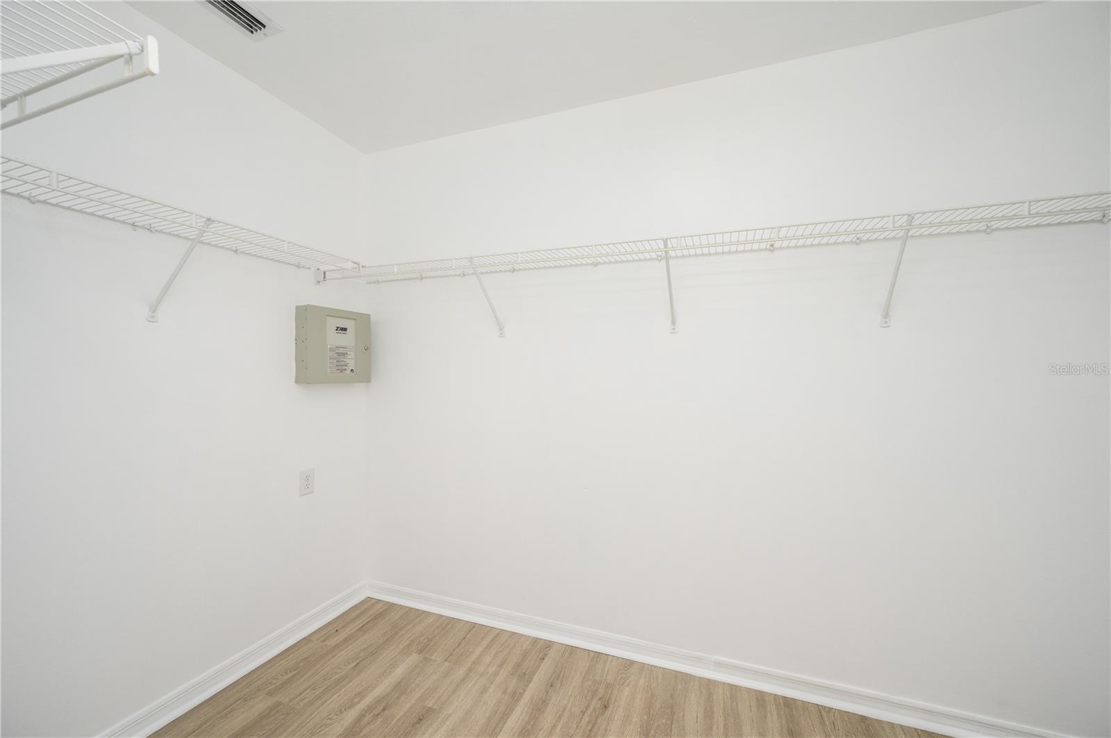 Image 14 of 21 For 246 Ridgewood Street