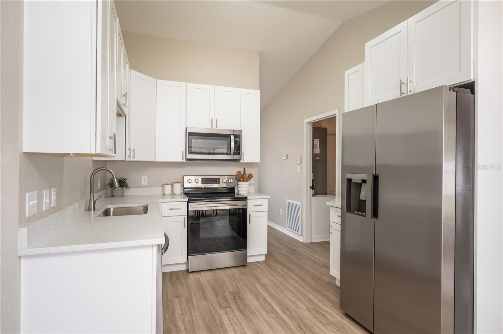 Image 8 of 21 For 246 Ridgewood Street