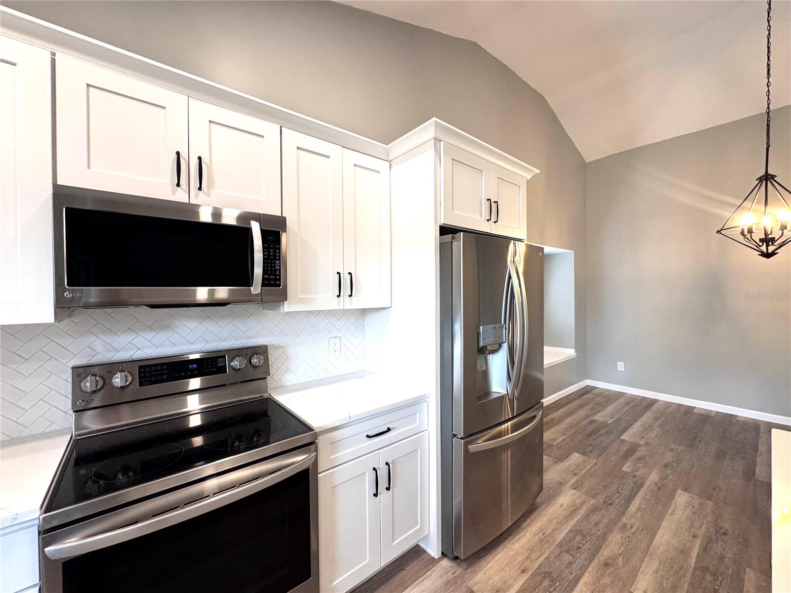 Image 11 of 30 For 3847 Biscayne Drive