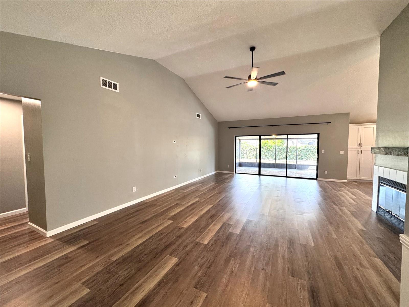 Image 3 of 30 For 3847 Biscayne Drive