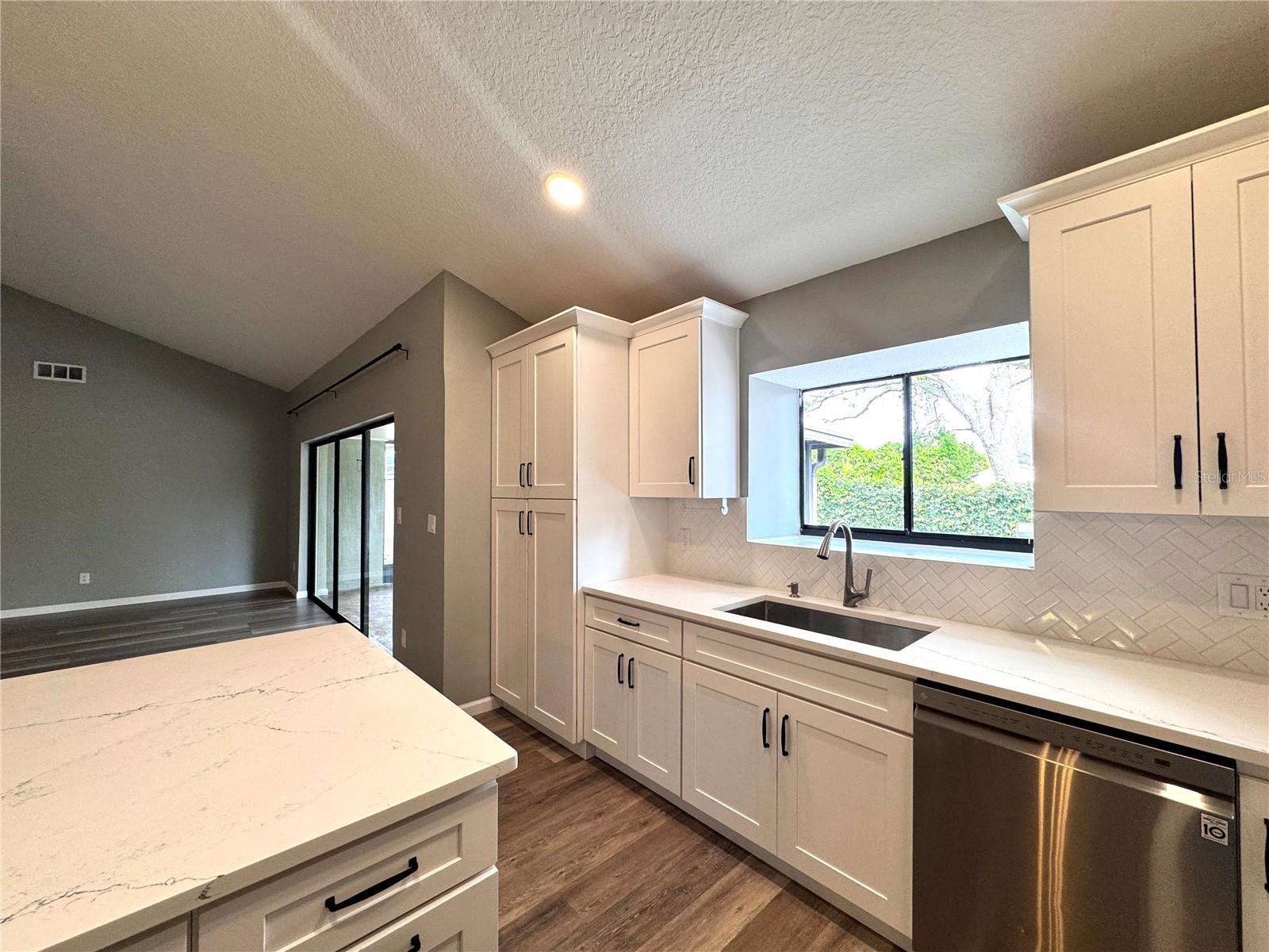 Image 9 of 30 For 3847 Biscayne Drive