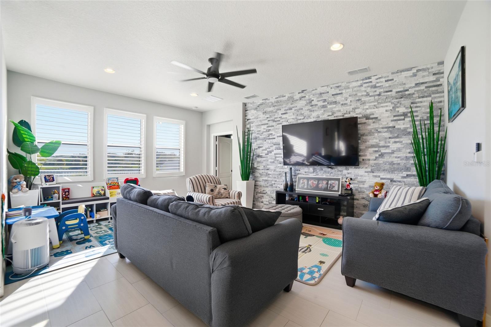 Image 15 of 30 For 1461 Clear Brook Place