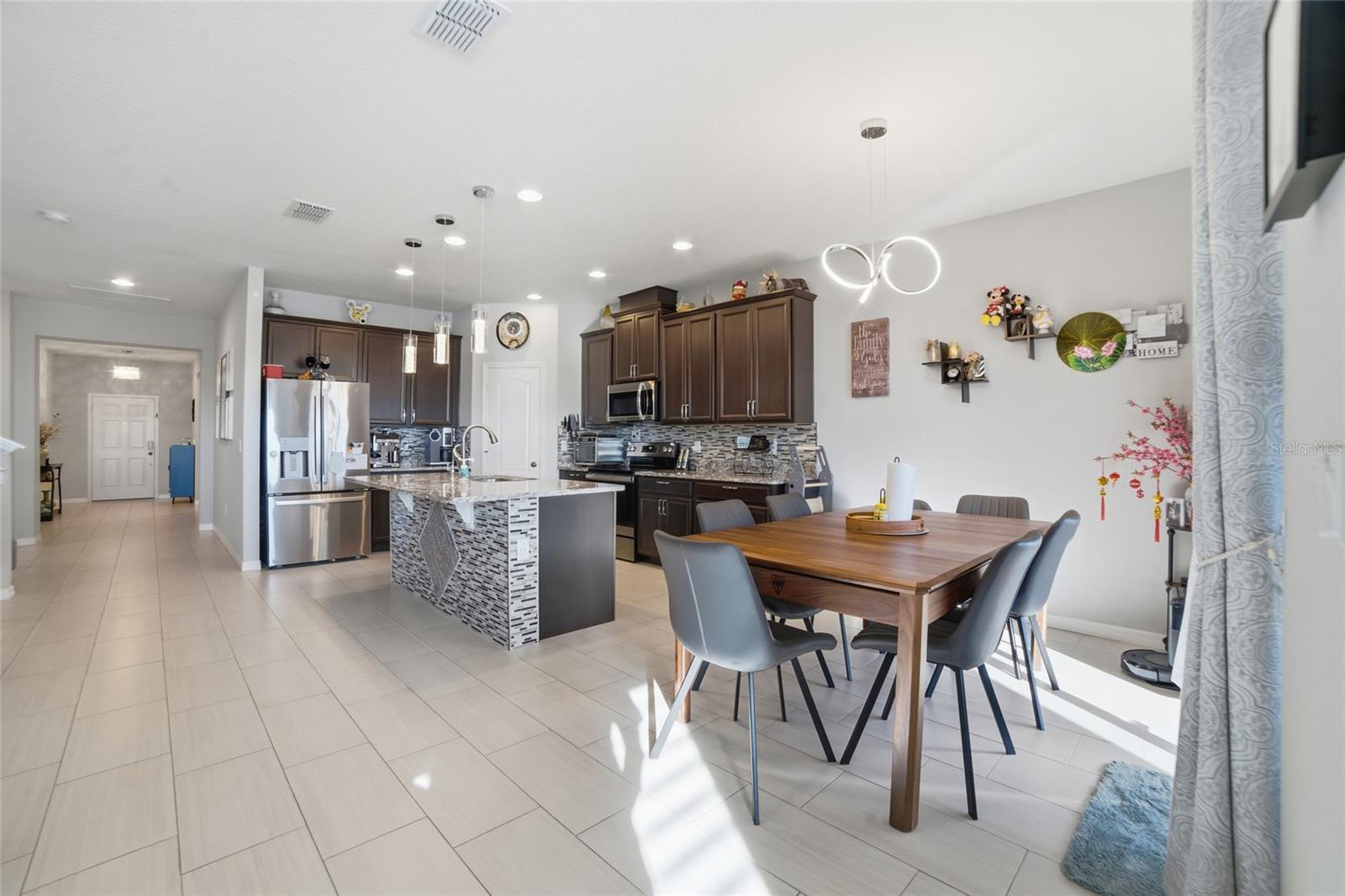 Image 17 of 30 For 1461 Clear Brook Place