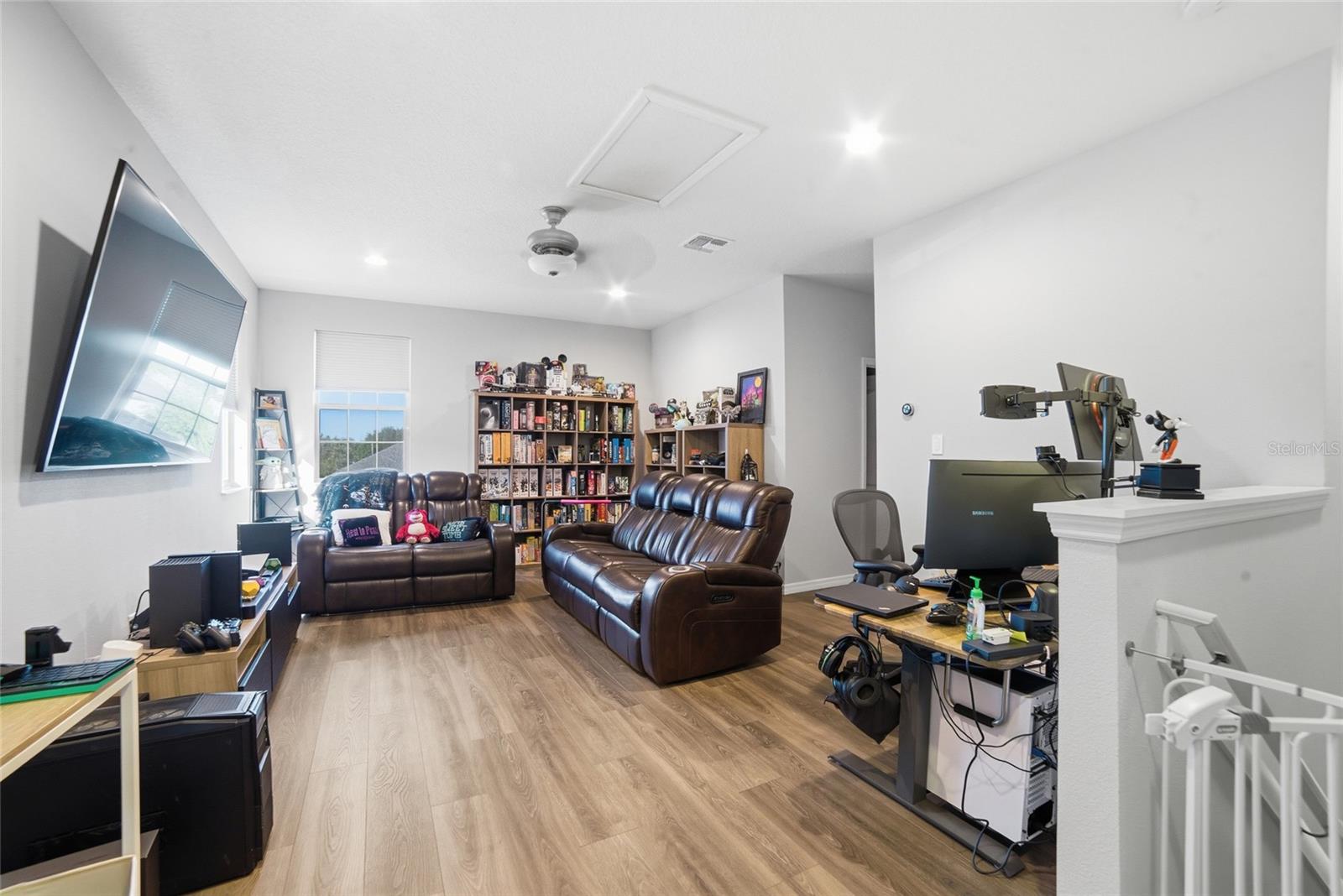 Image 5 of 30 For 1461 Clear Brook Place