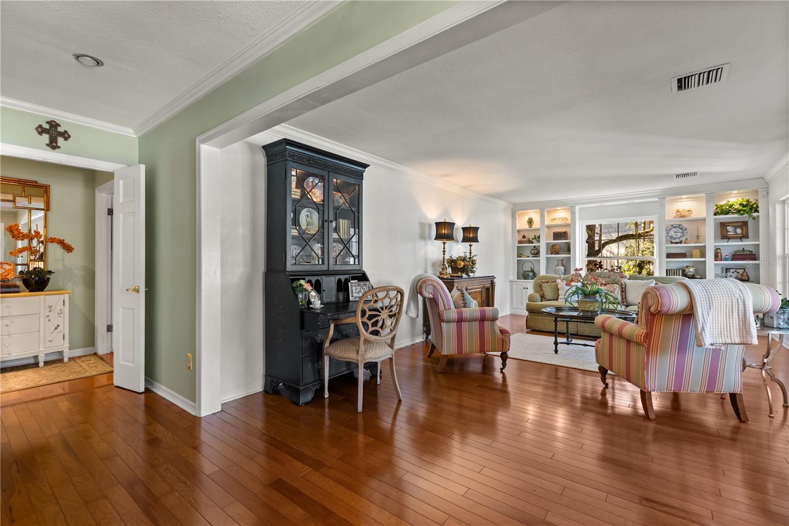 Image 15 of 40 For 1130 Park North Place