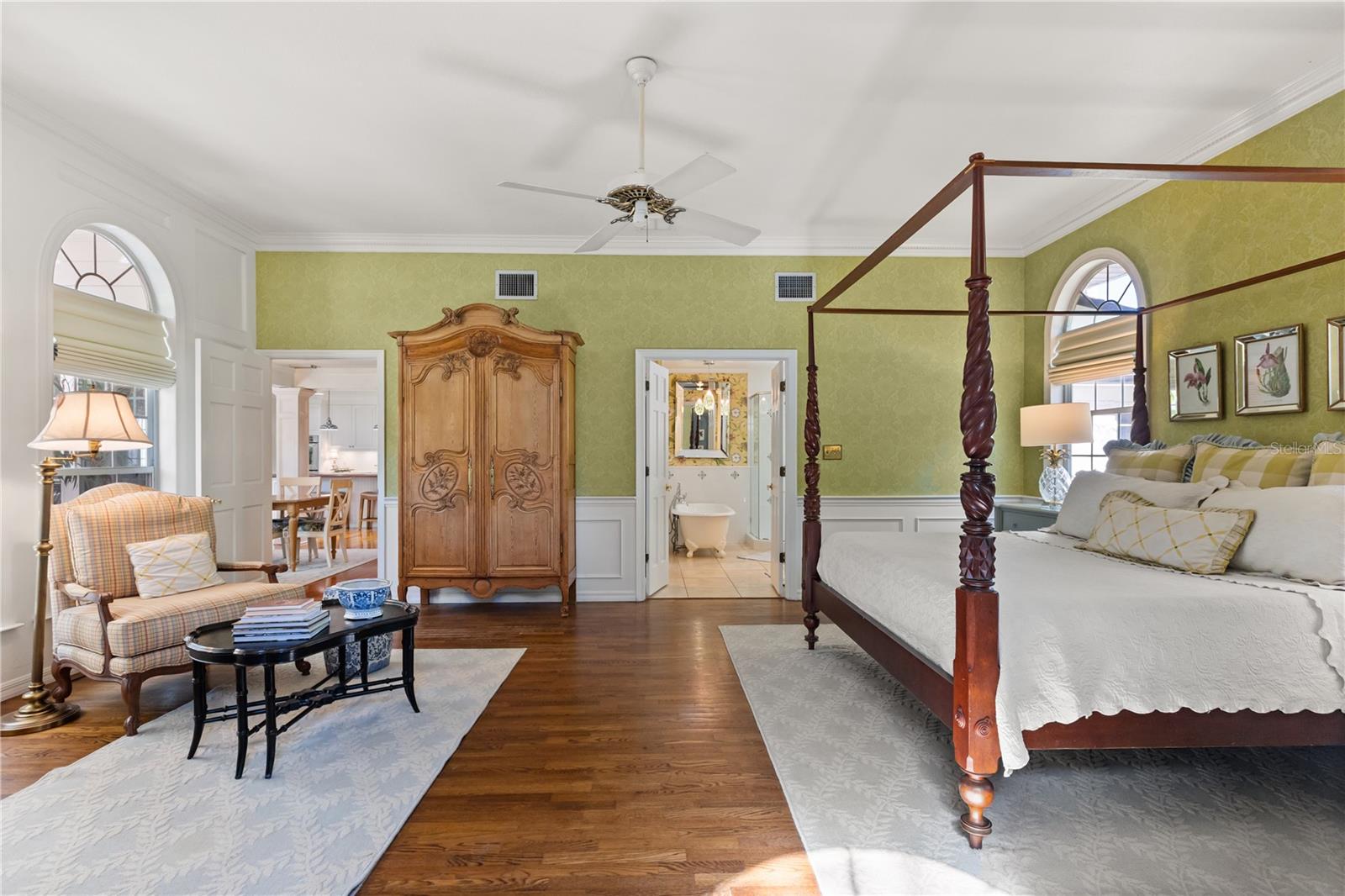 Image 22 of 40 For 1130 Park North Place