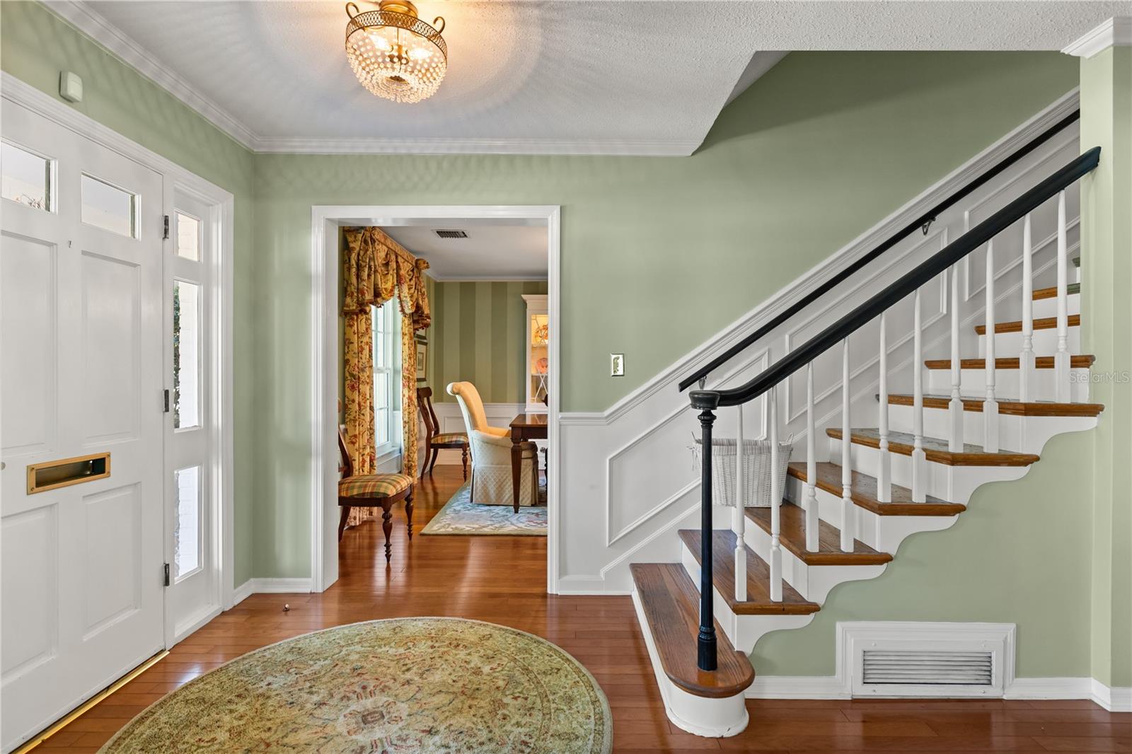 Image 5 of 40 For 1130 Park North Place