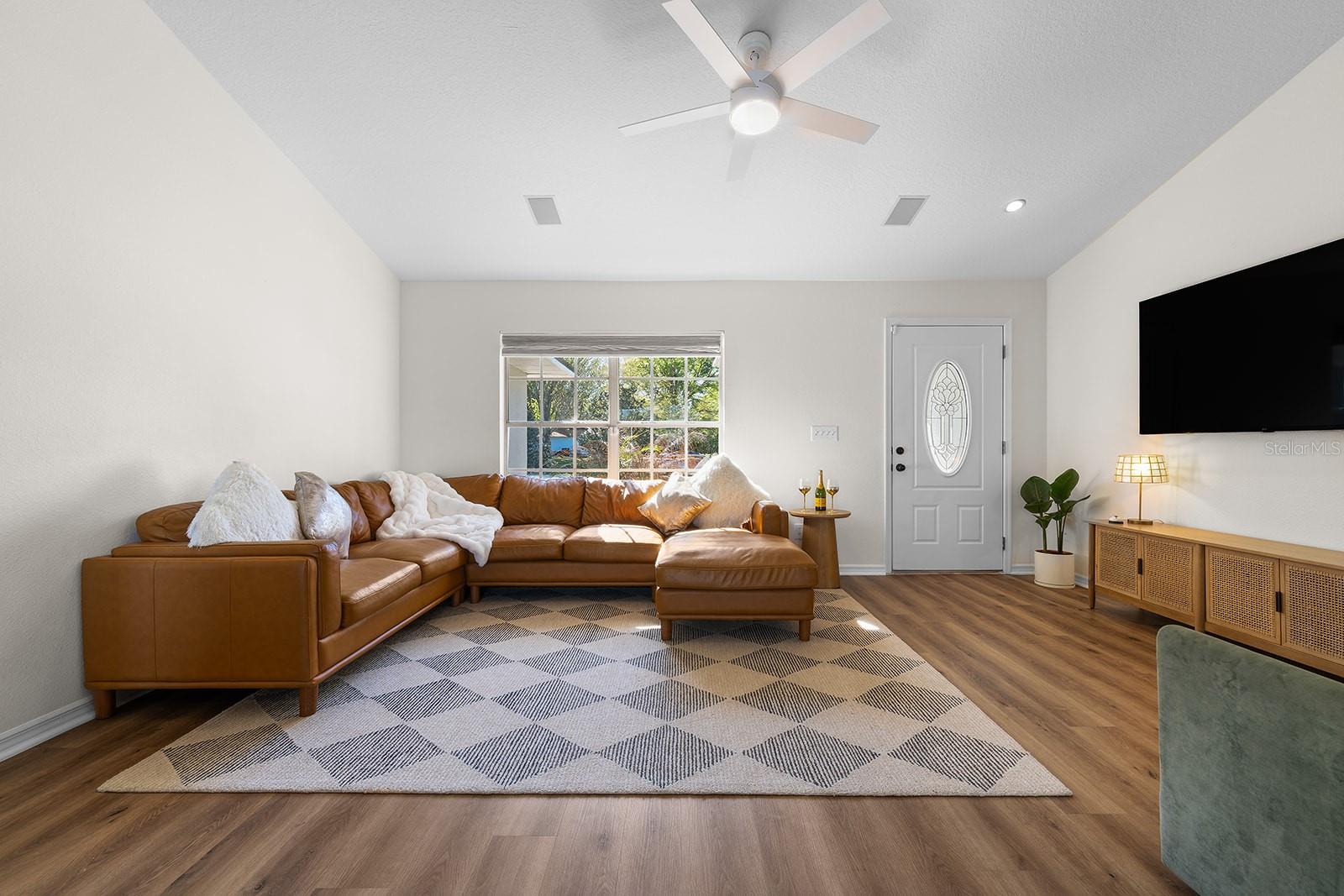 Image 10 of 85 For 9914 Janette Lane