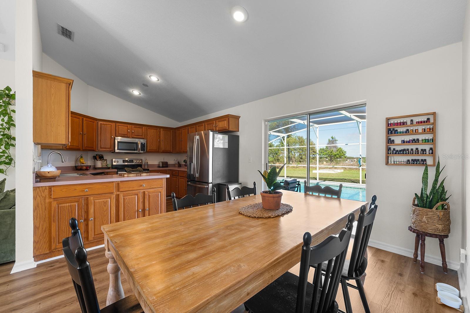 Image 14 of 85 For 9914 Janette Lane