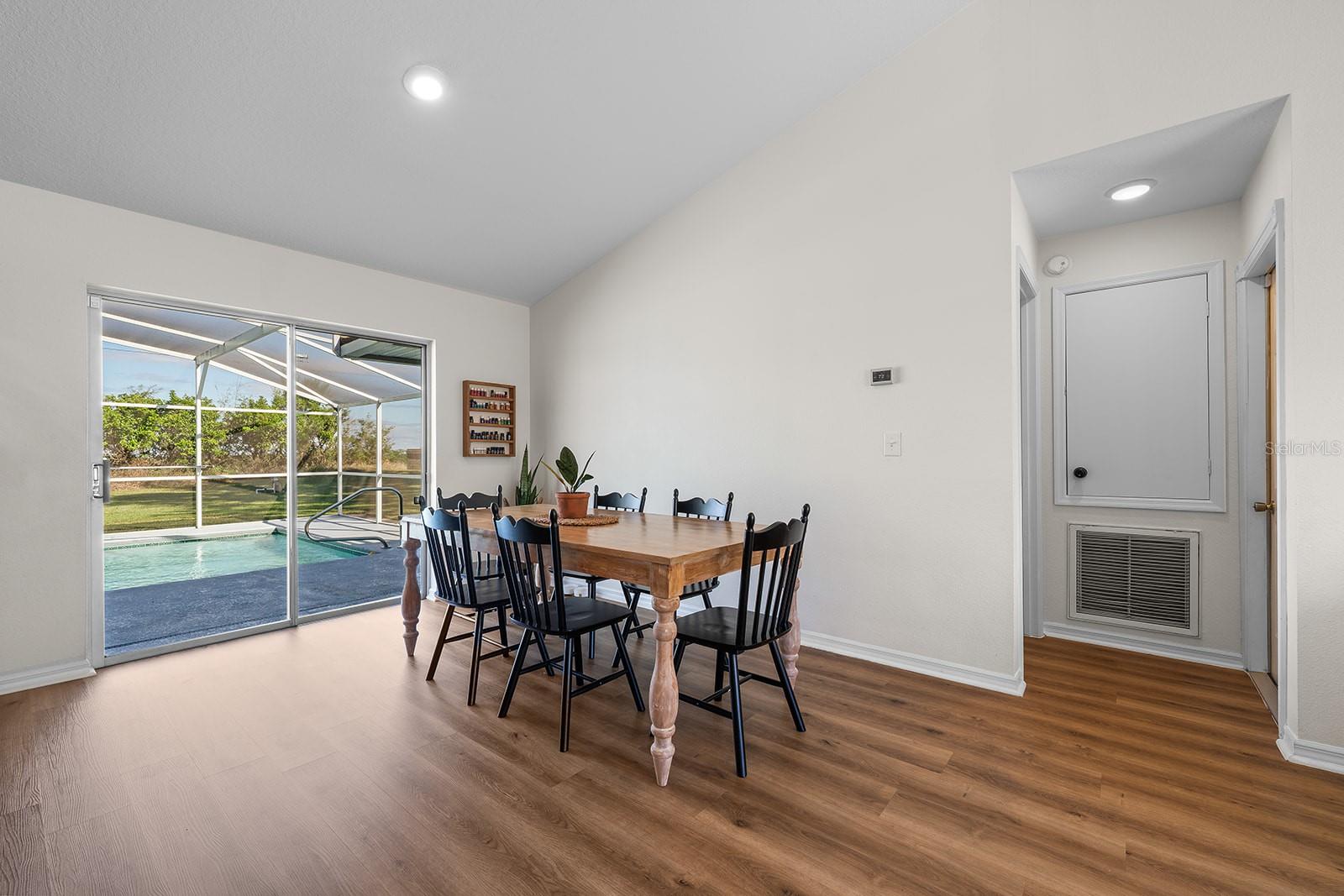 Image 15 of 85 For 9914 Janette Lane