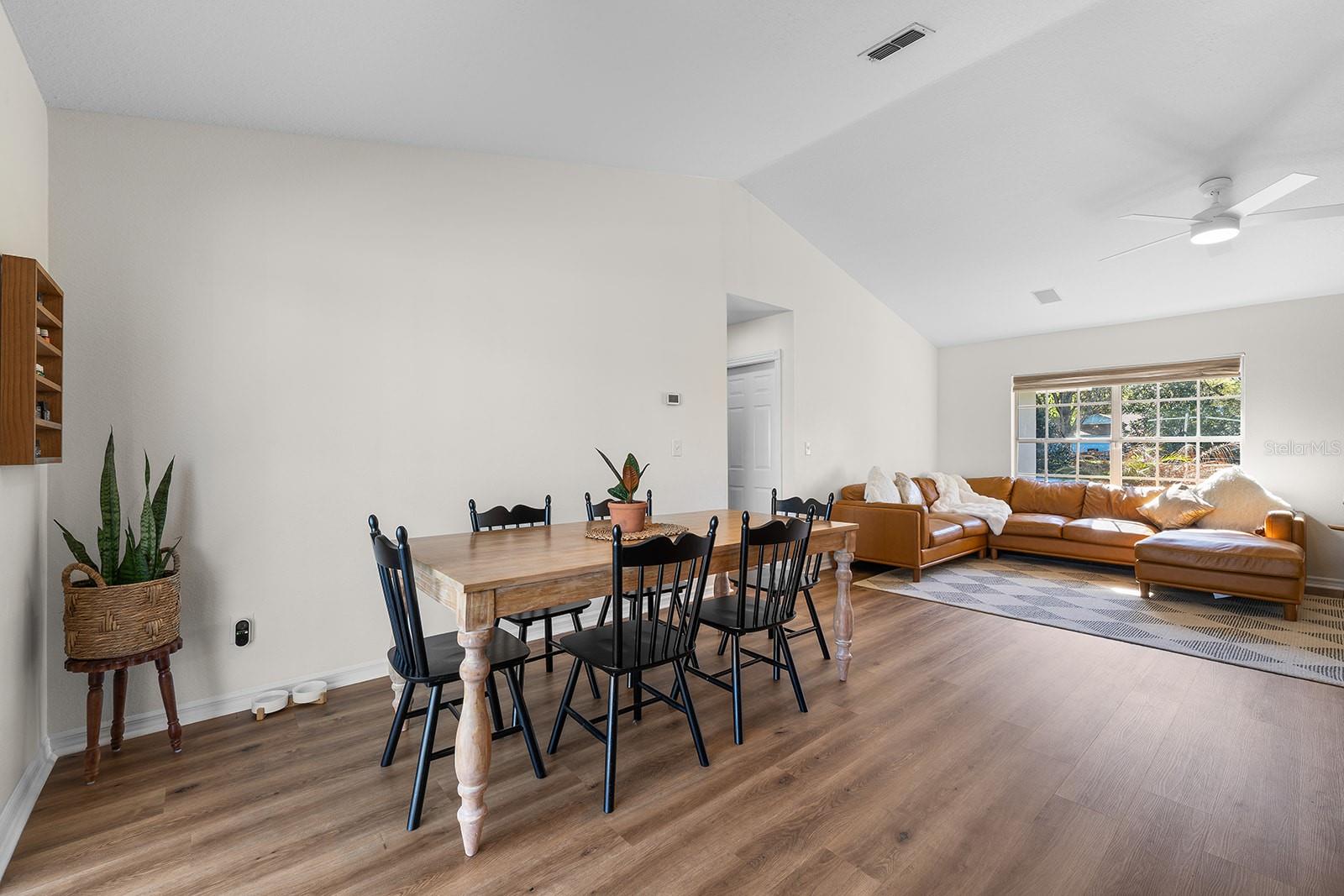 Image 17 of 85 For 9914 Janette Lane