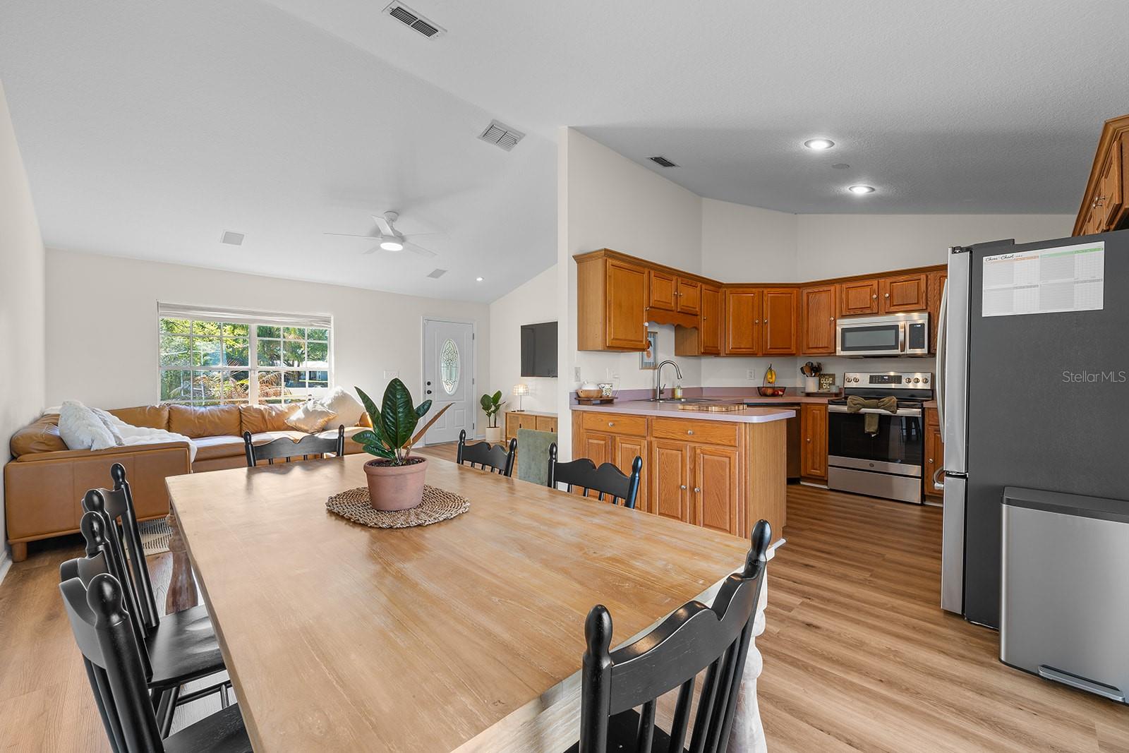 Image 18 of 85 For 9914 Janette Lane