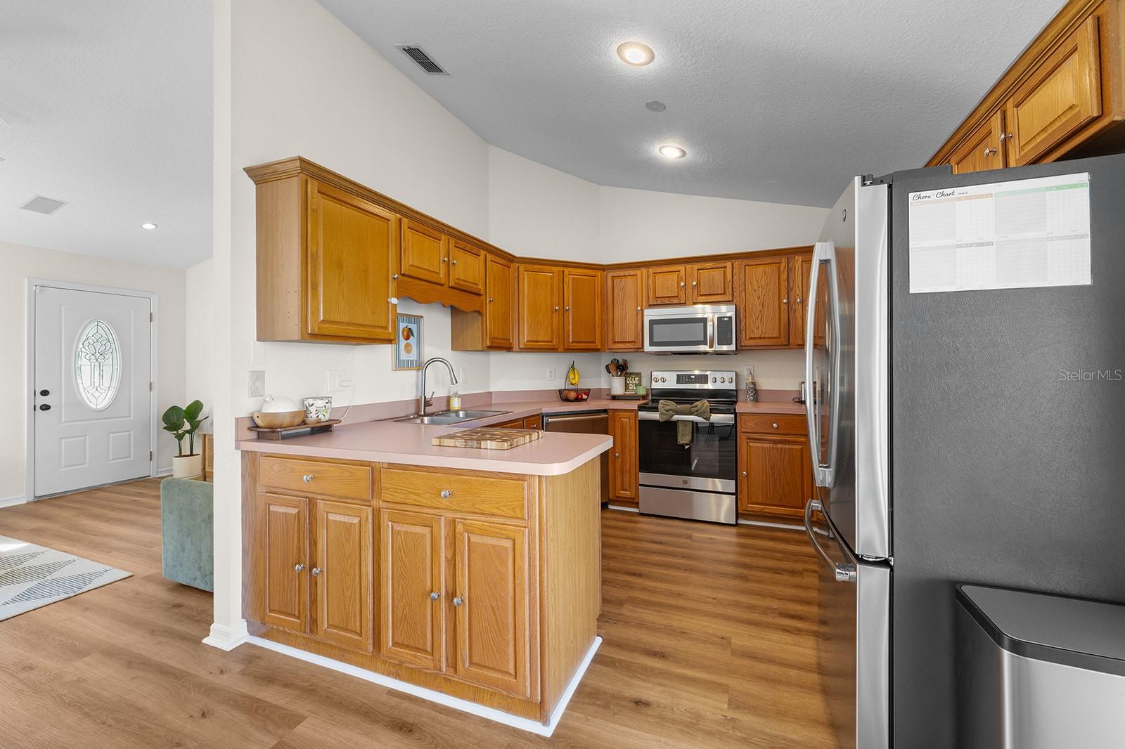 Image 19 of 85 For 9914 Janette Lane