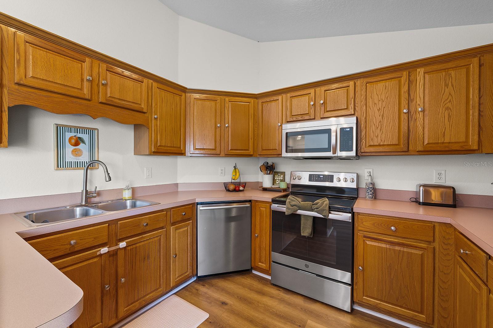 Image 23 of 85 For 9914 Janette Lane