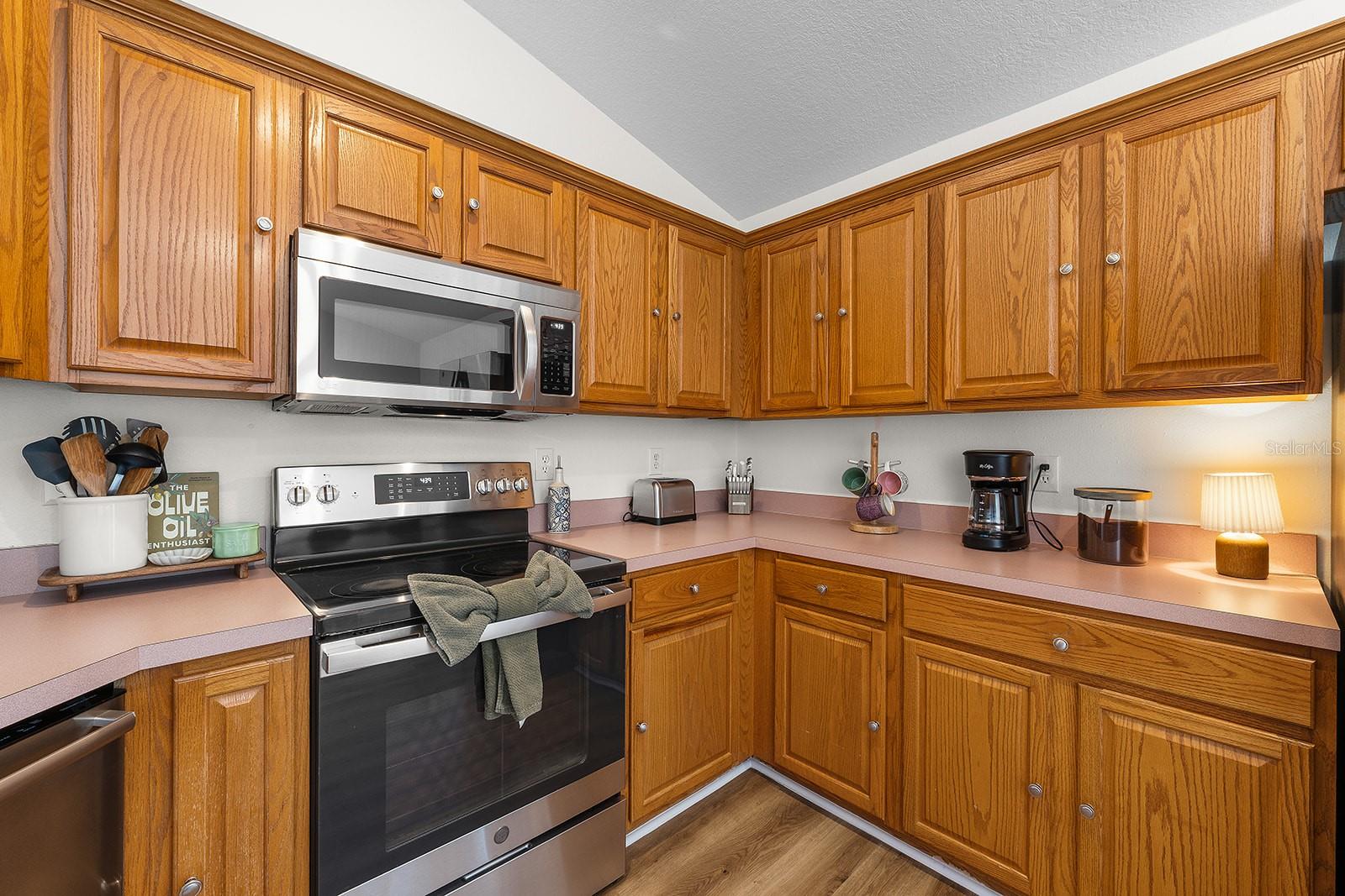 Image 24 of 85 For 9914 Janette Lane