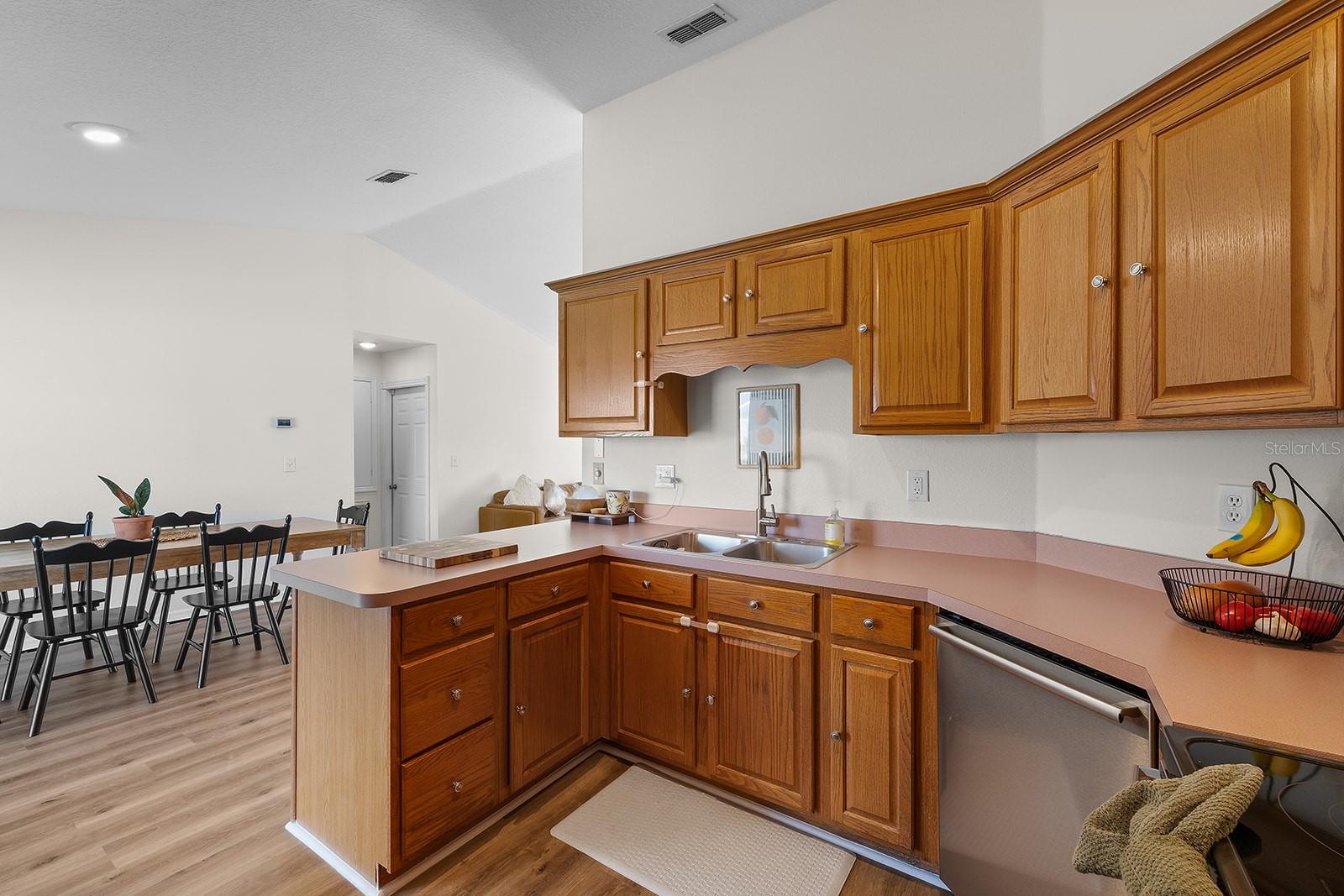 Image 25 of 85 For 9914 Janette Lane