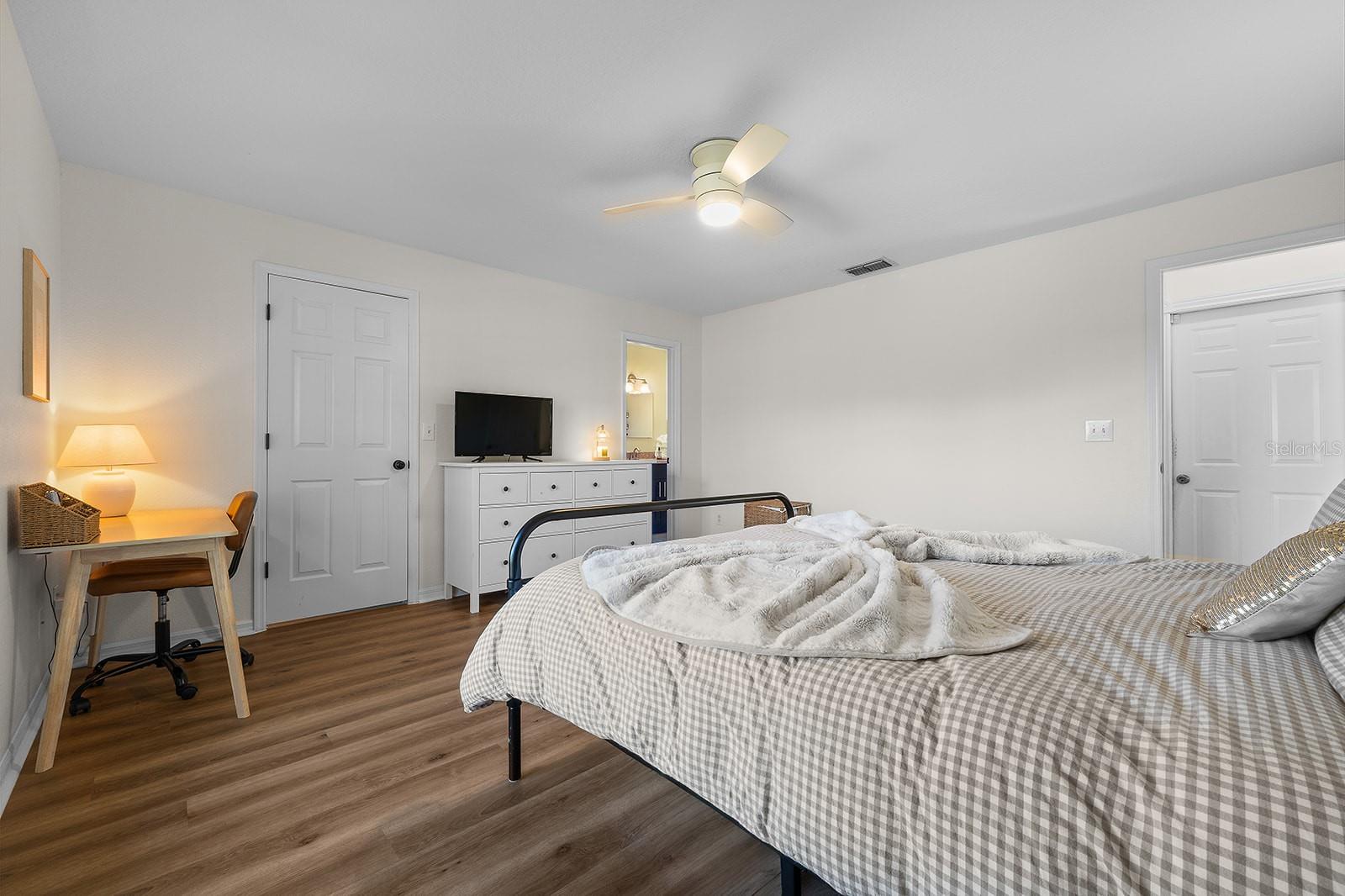 Image 32 of 85 For 9914 Janette Lane