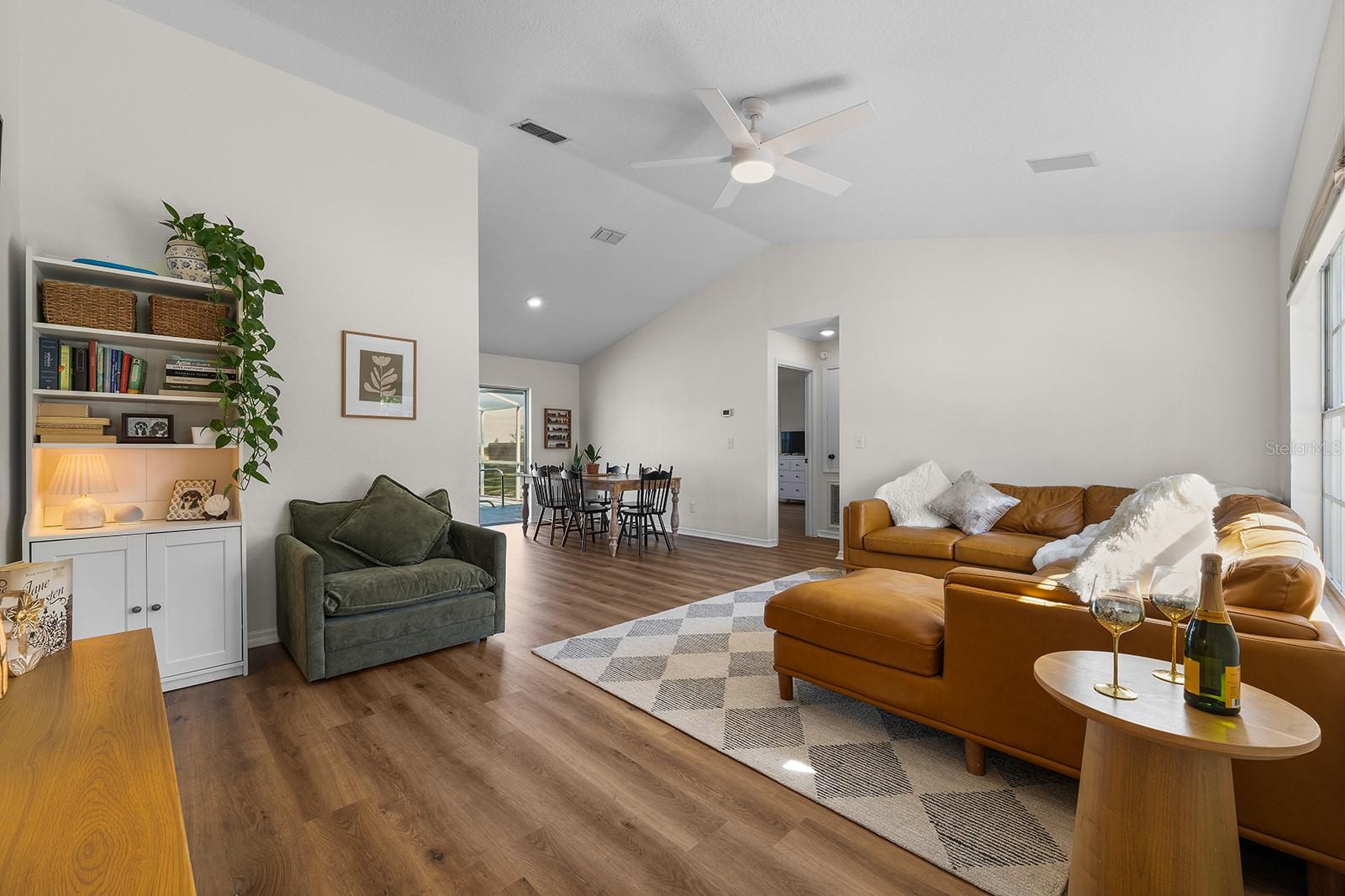 Image 6 of 85 For 9914 Janette Lane