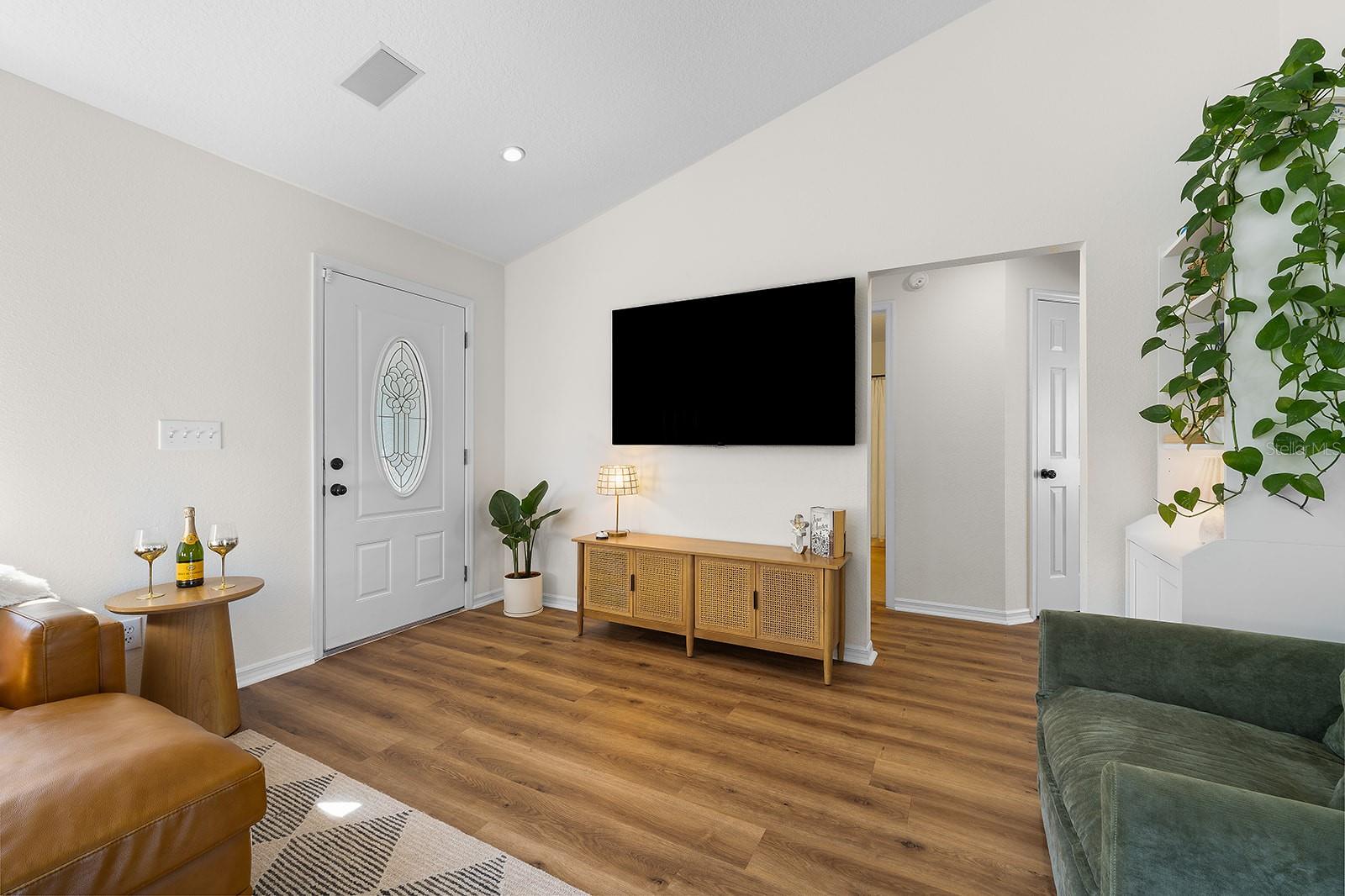 Image 7 of 85 For 9914 Janette Lane