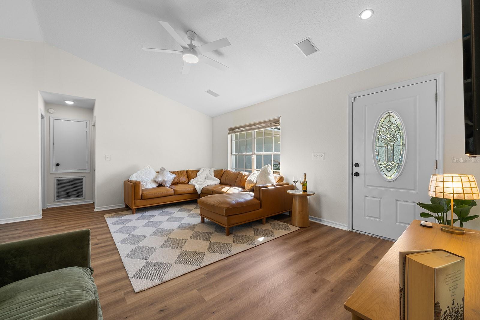 Image 8 of 85 For 9914 Janette Lane