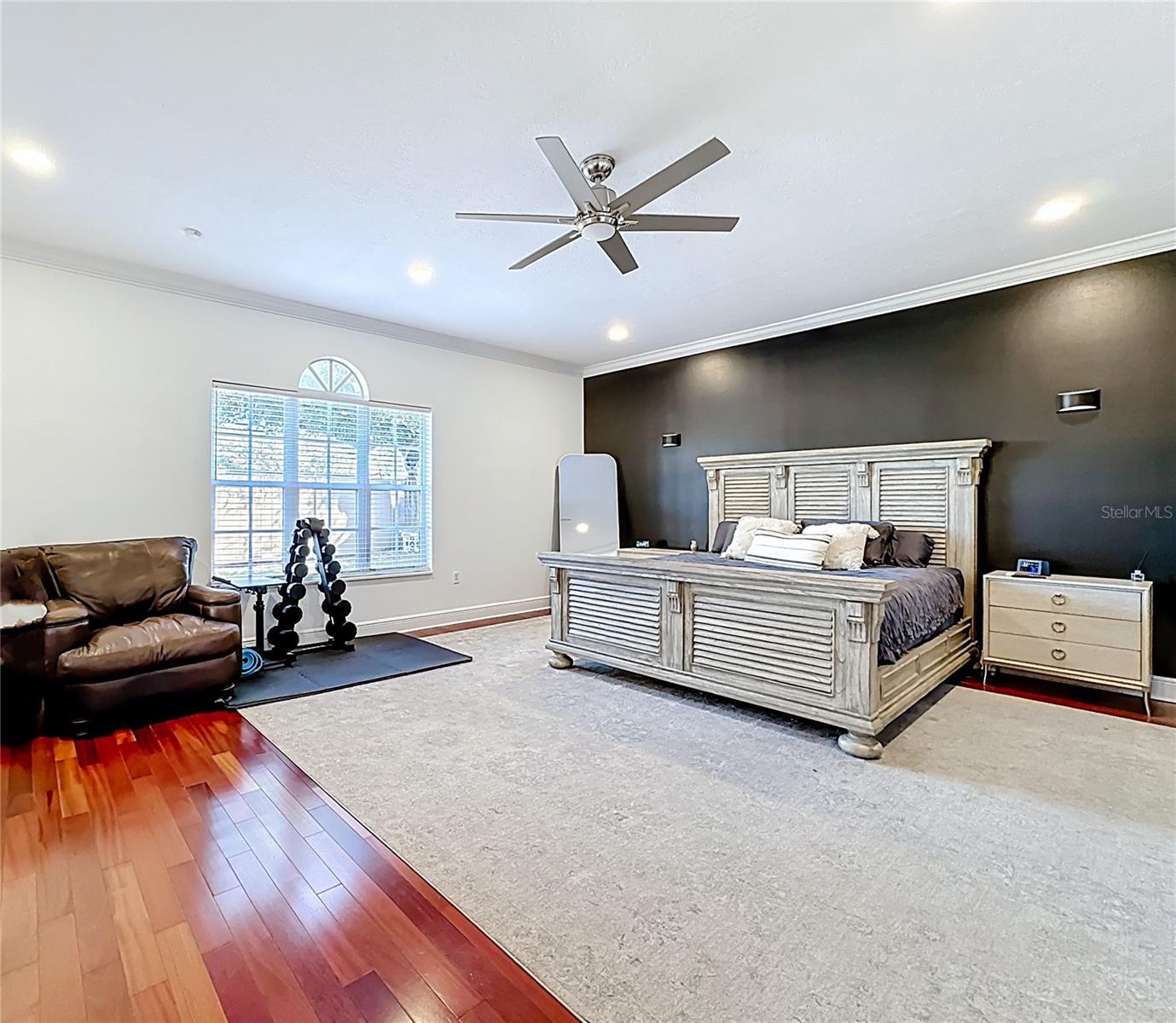 Image 32 of 58 For 3601 Neptune Drive