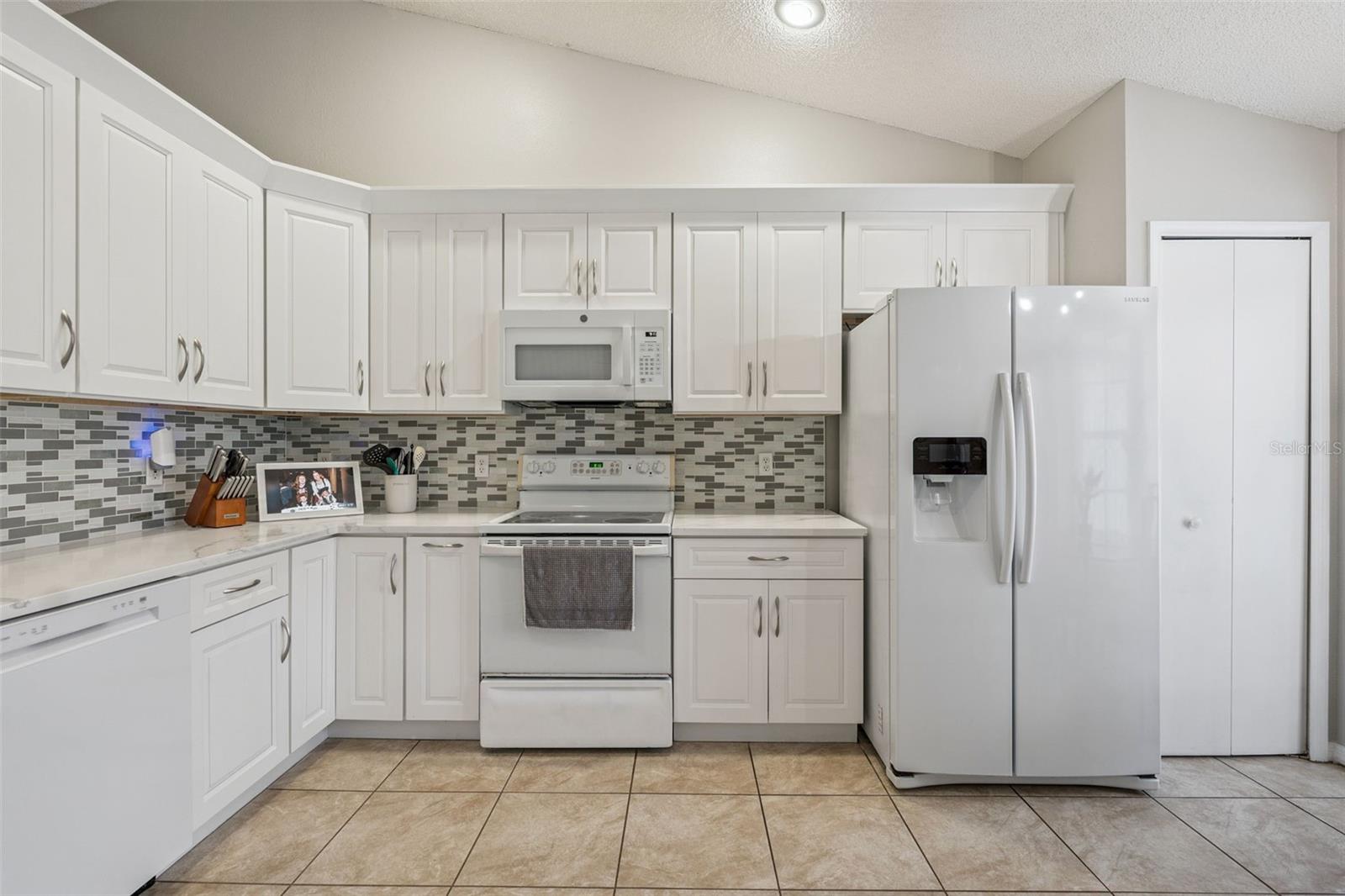 Image 15 of 29 For 190 Kelly Circle