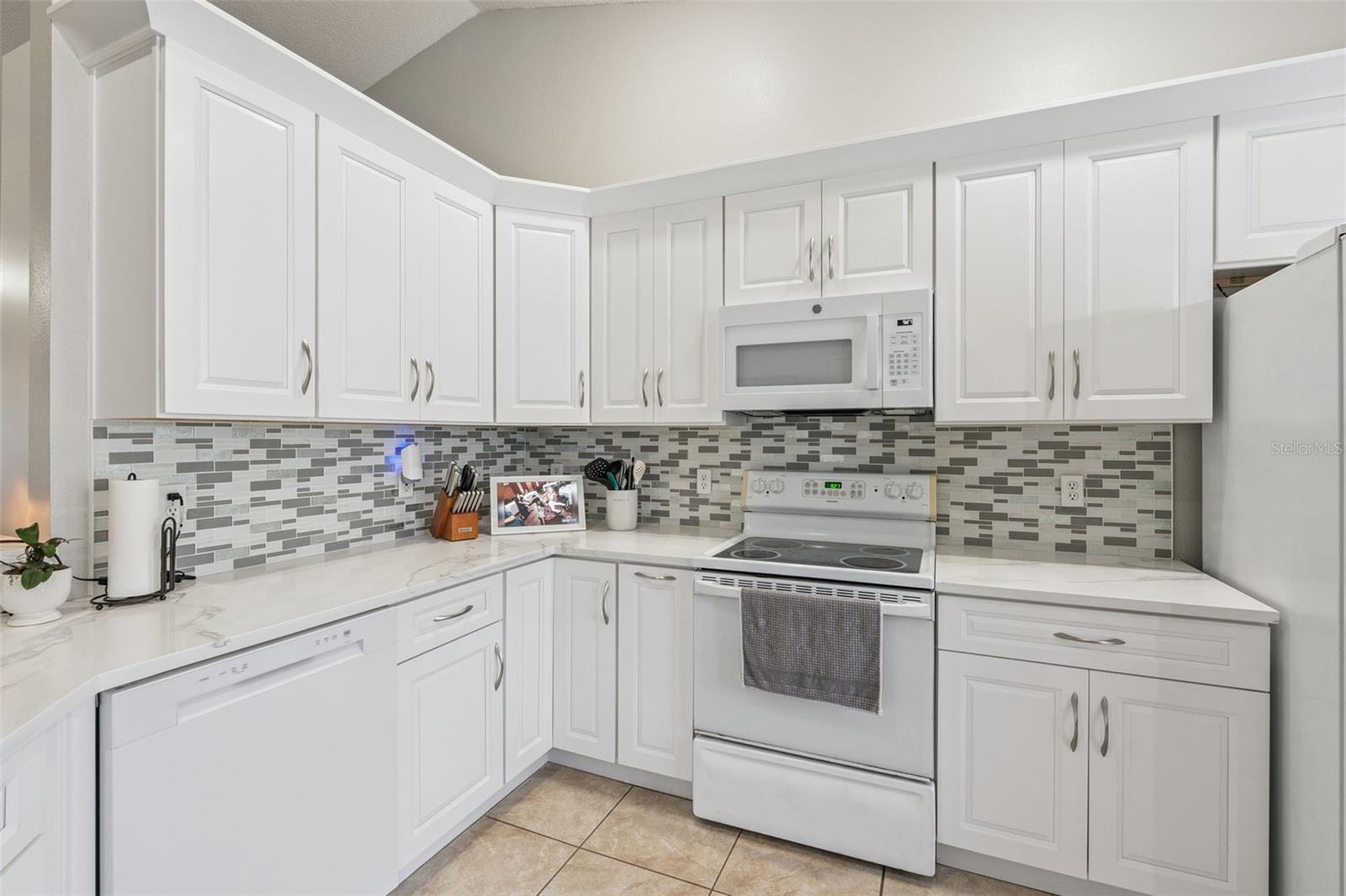 Image 16 of 29 For 190 Kelly Circle