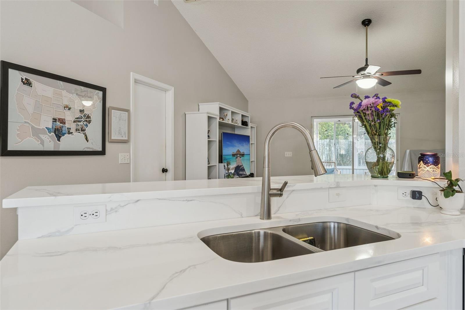 Image 18 of 29 For 190 Kelly Circle