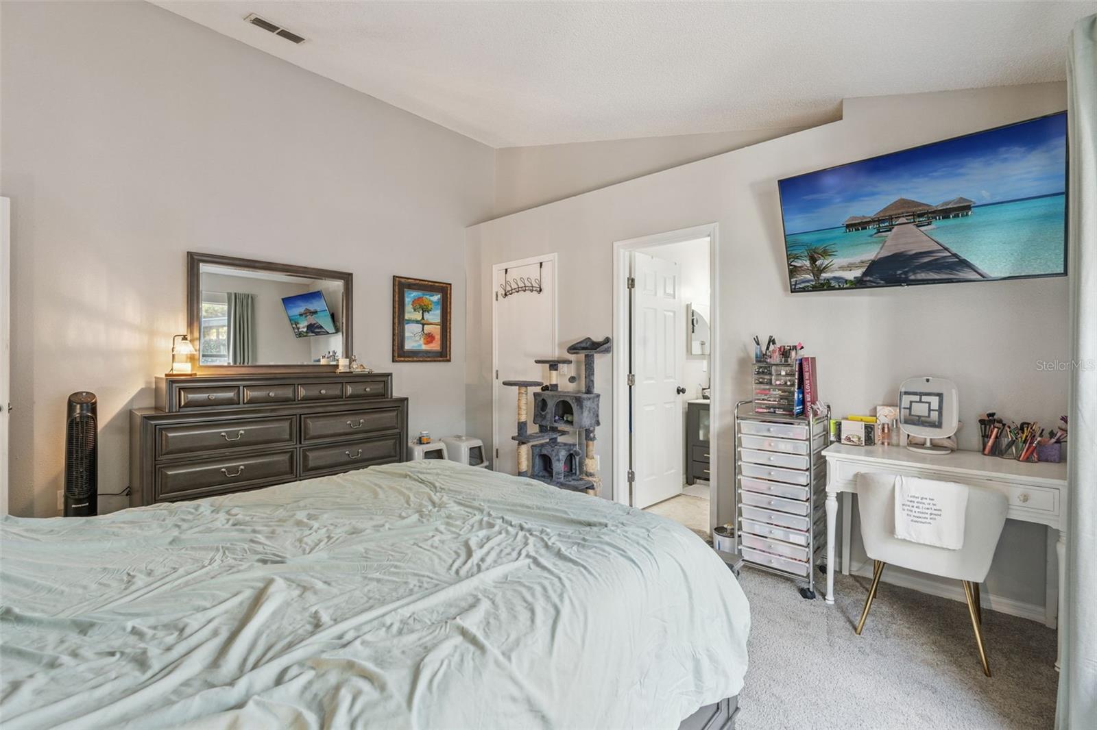 Image 19 of 29 For 190 Kelly Circle