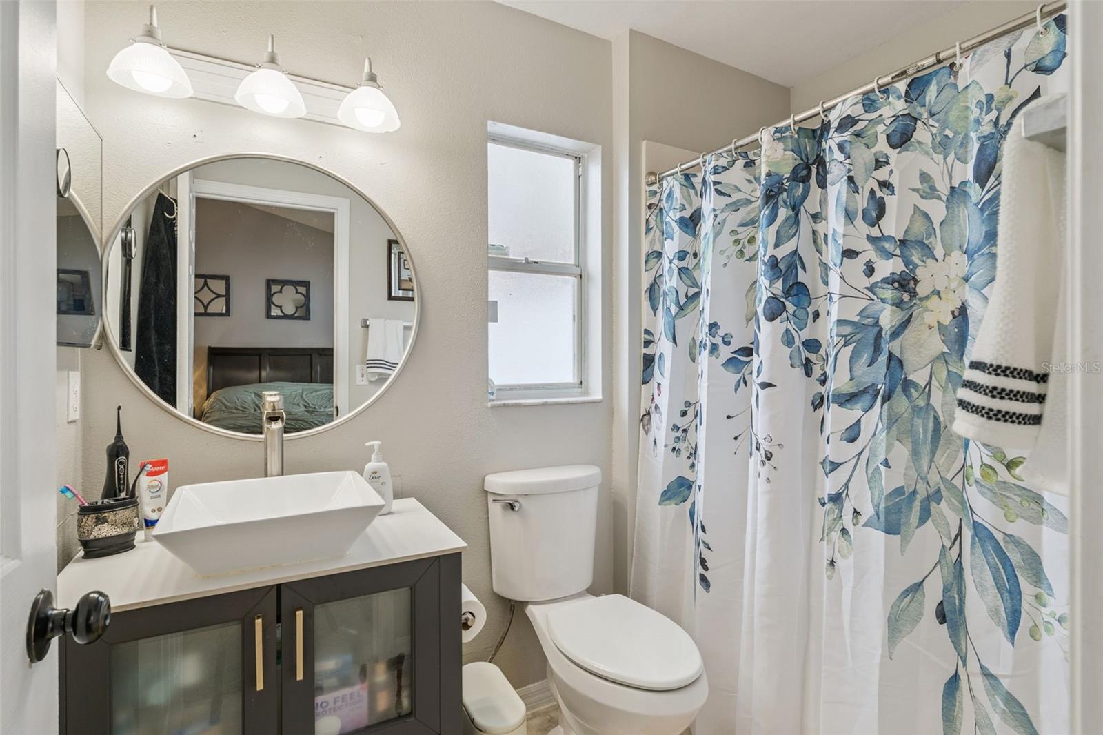 Image 21 of 29 For 190 Kelly Circle