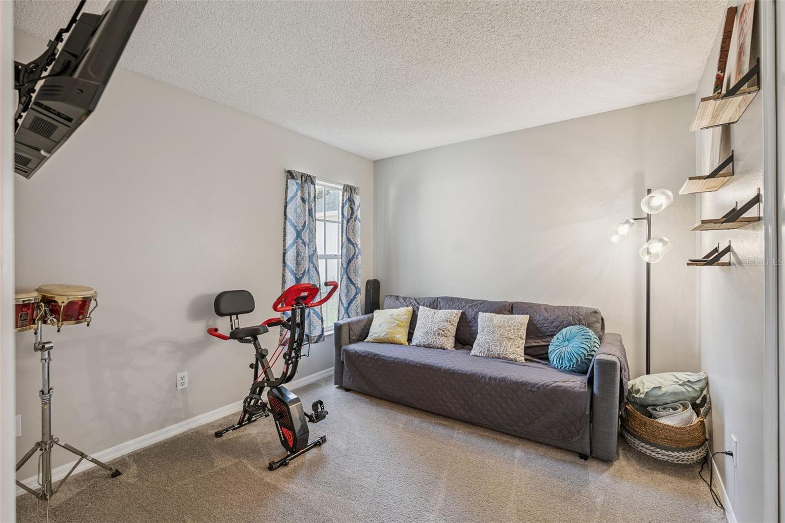 Image 24 of 29 For 190 Kelly Circle