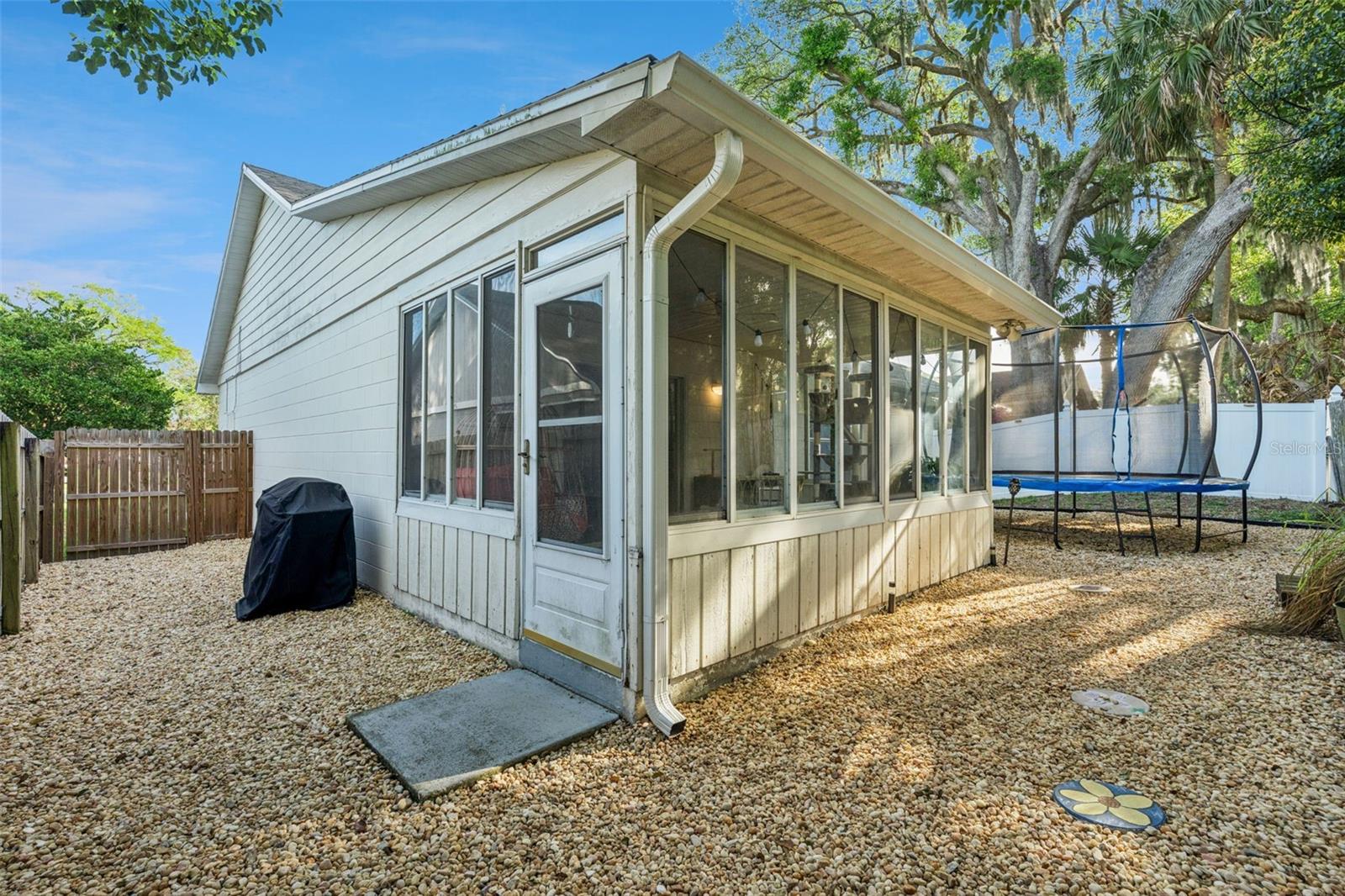 Image 28 of 29 For 190 Kelly Circle