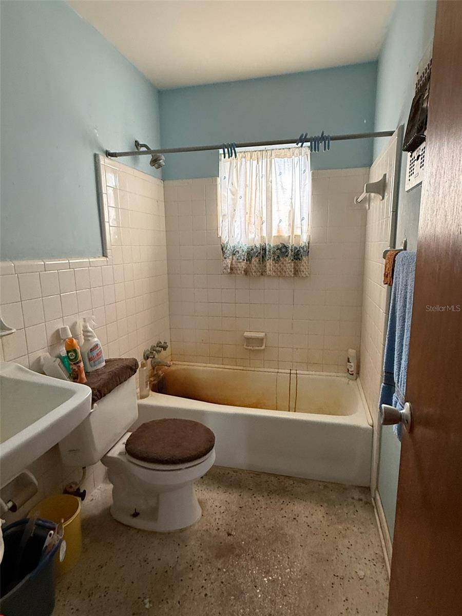 Image 17 of 38 For 3802 Avenue N