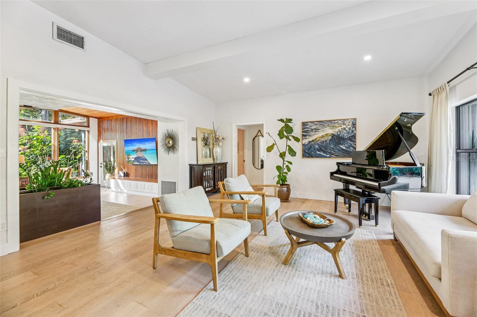 Image 22 of 61 For 1016 Howell Branch Road