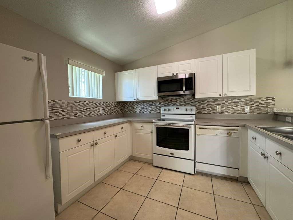 Image 9 of 23 For 2866 Club Cortile Circle B