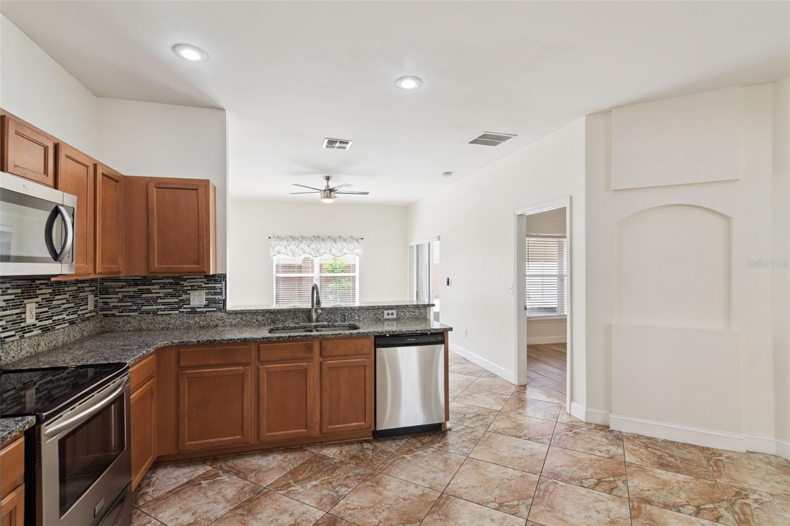 Image 9 of 32 For 4225 Waterside Pointe Circle